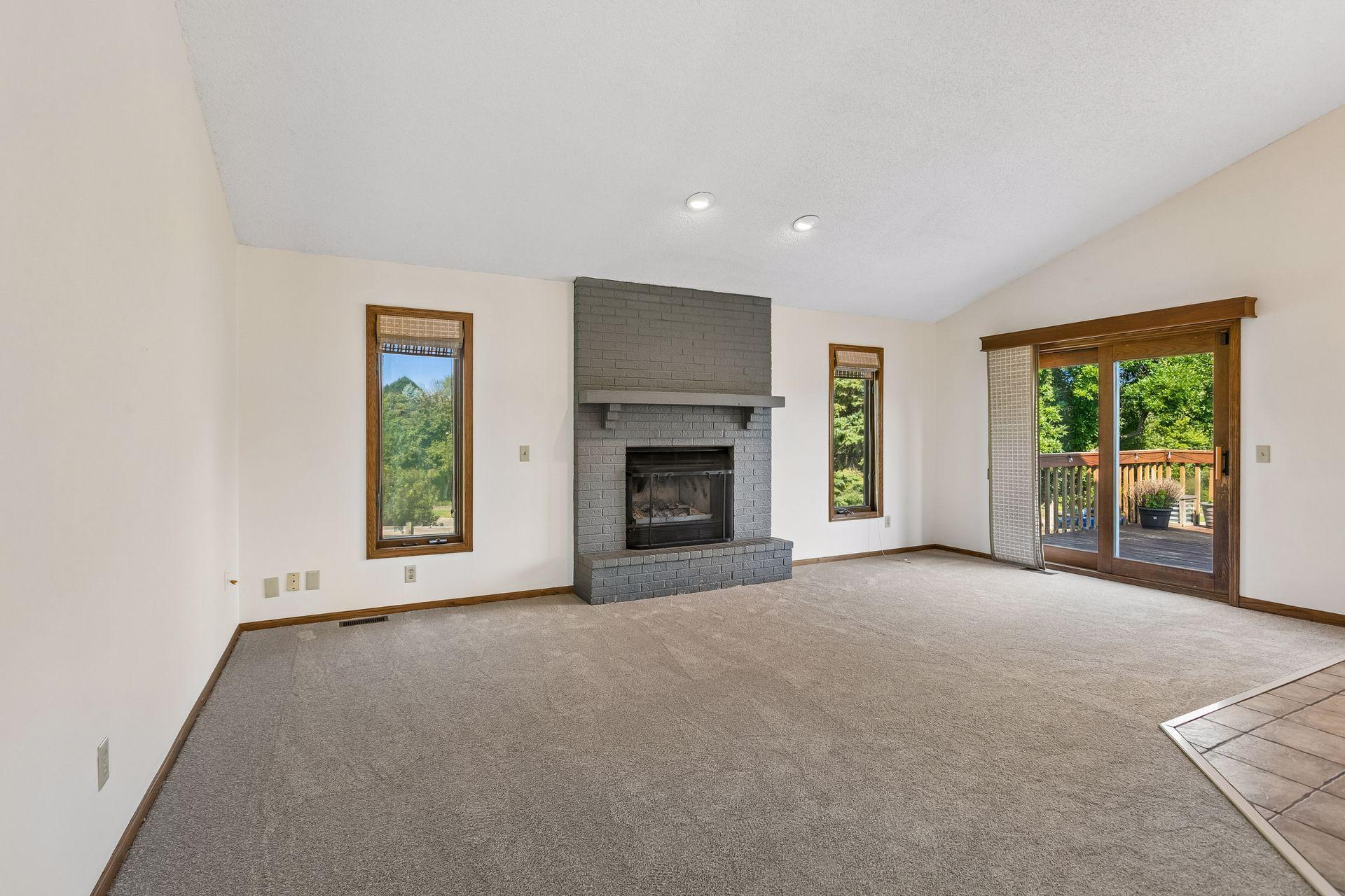 4635 Yorktown Lane N