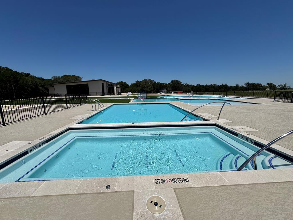 11515 E US Hwy 290 # 94