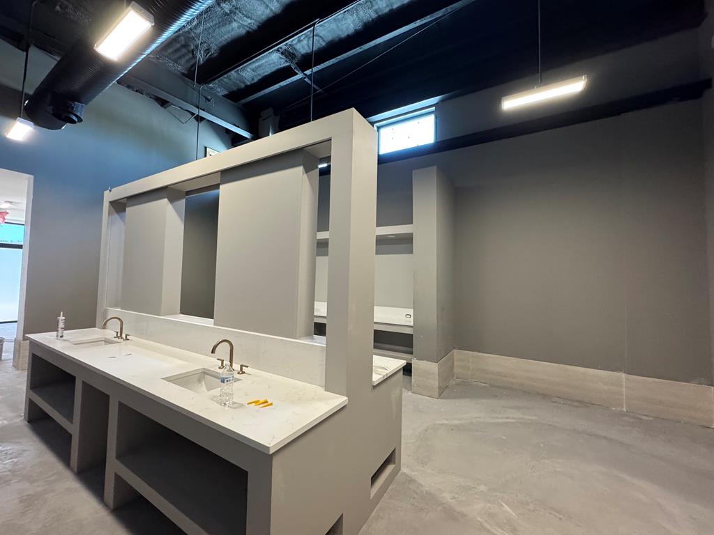 11515 E US Hwy 290 # 94