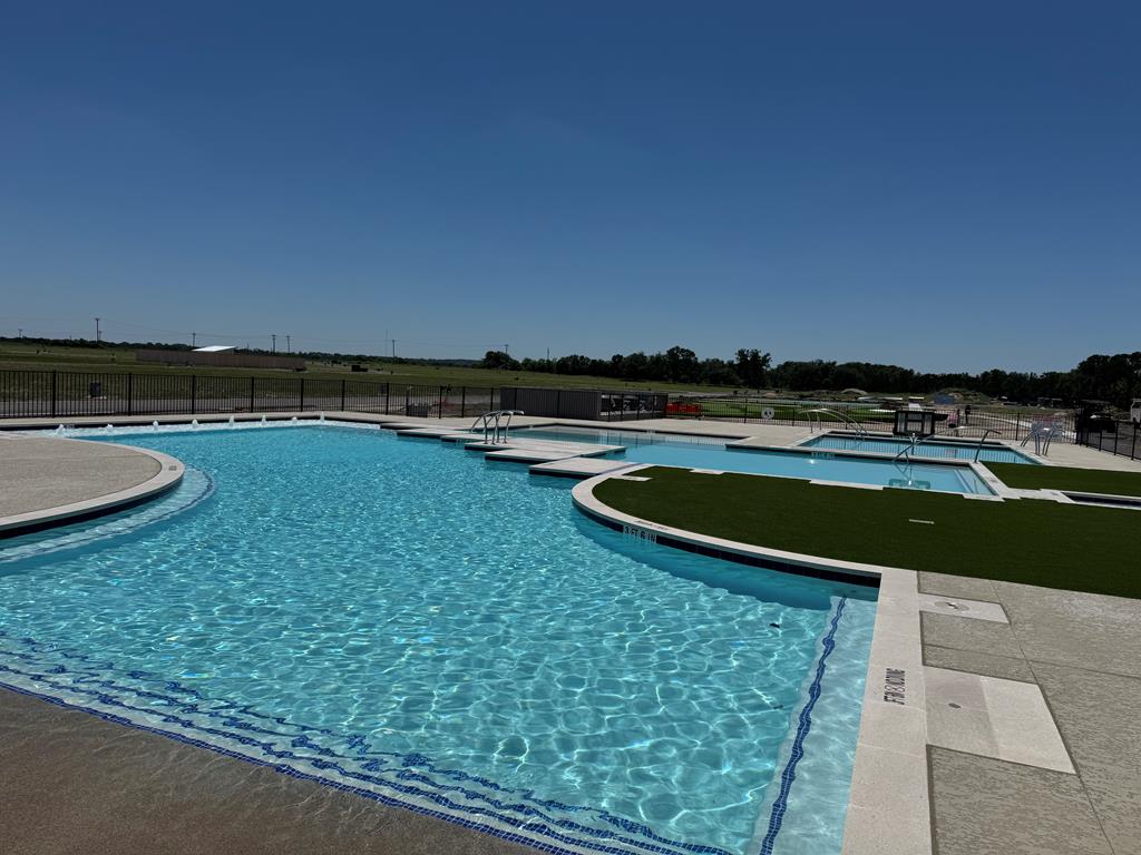 11515 E US Hwy 290 # 94
