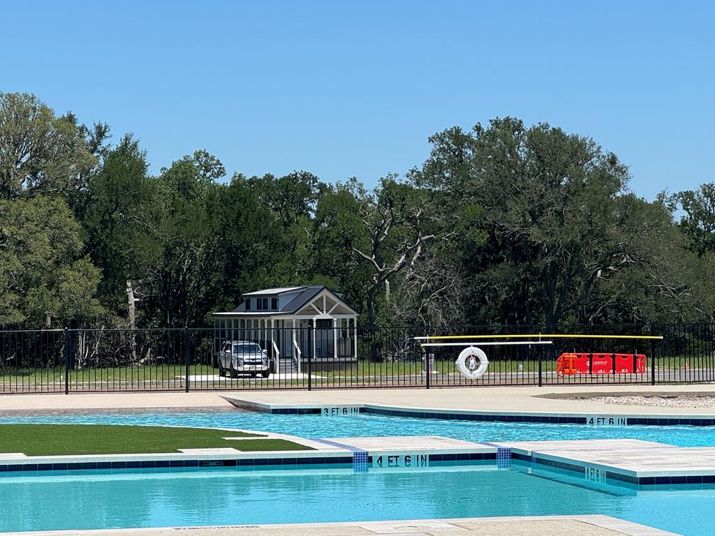 11515 E US Hwy 290 # 94