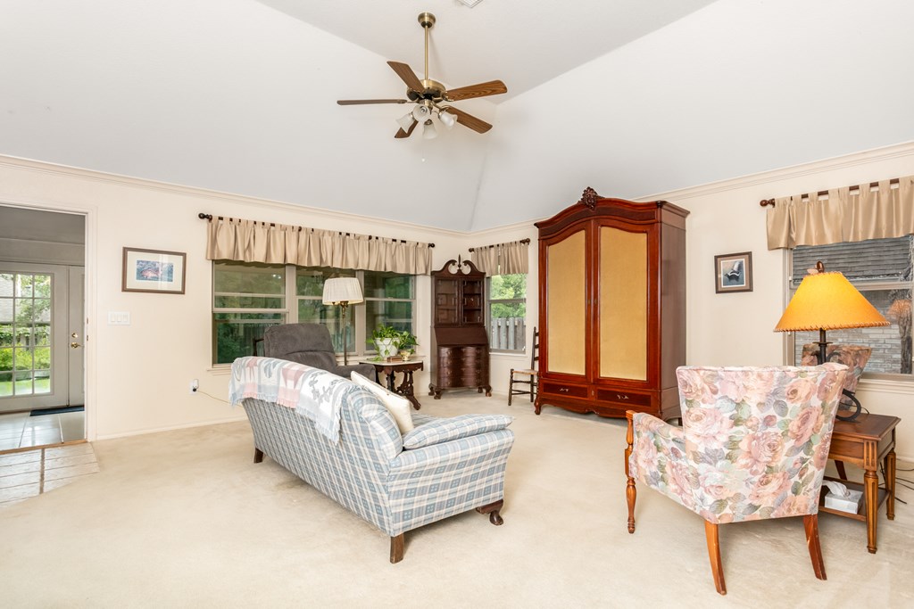 306 Heritage Hills Dr