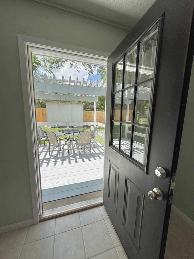 518 Santa Rosa