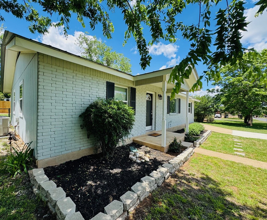 518 Santa Rosa