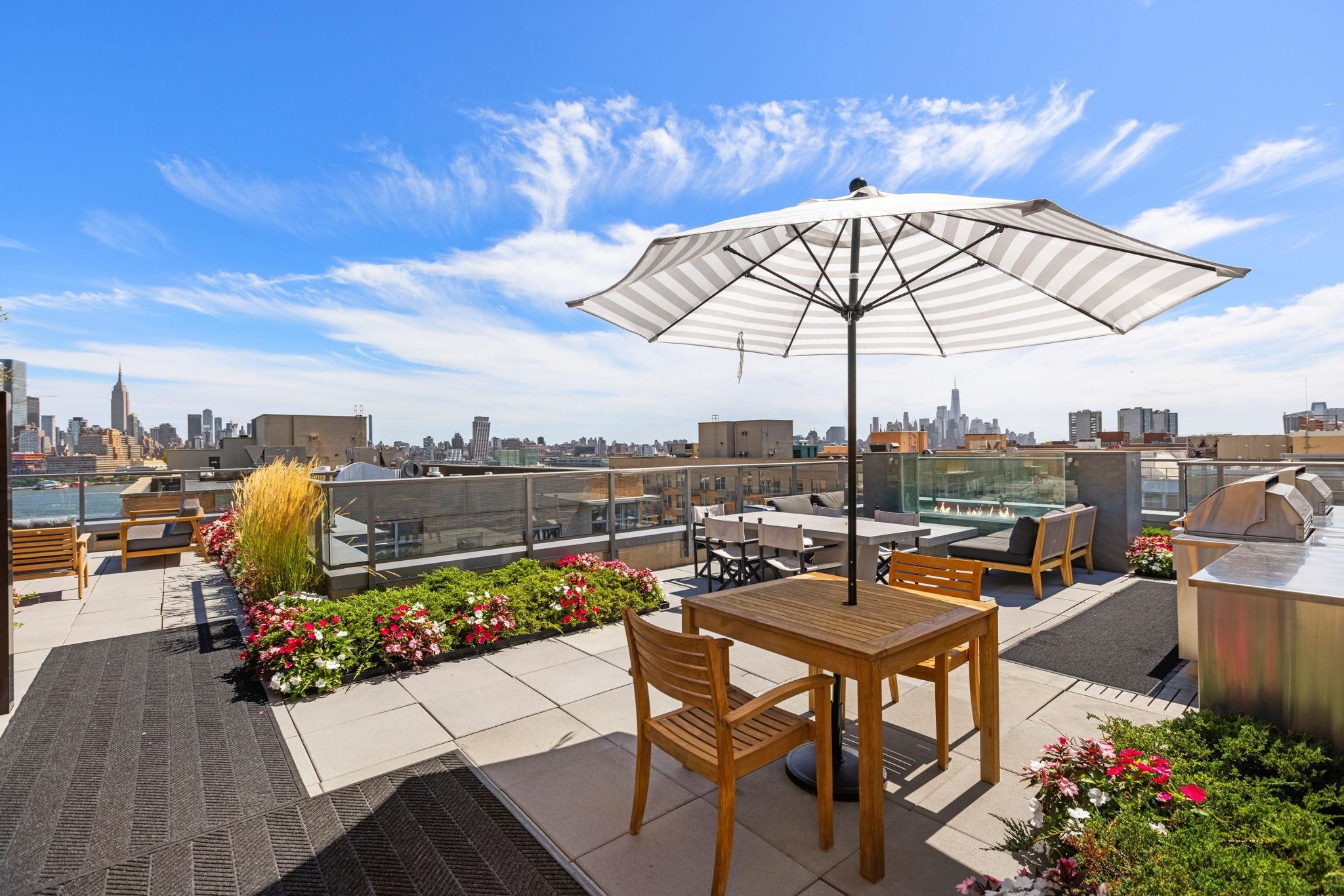 1425 HUDSON ST Unit: 6B