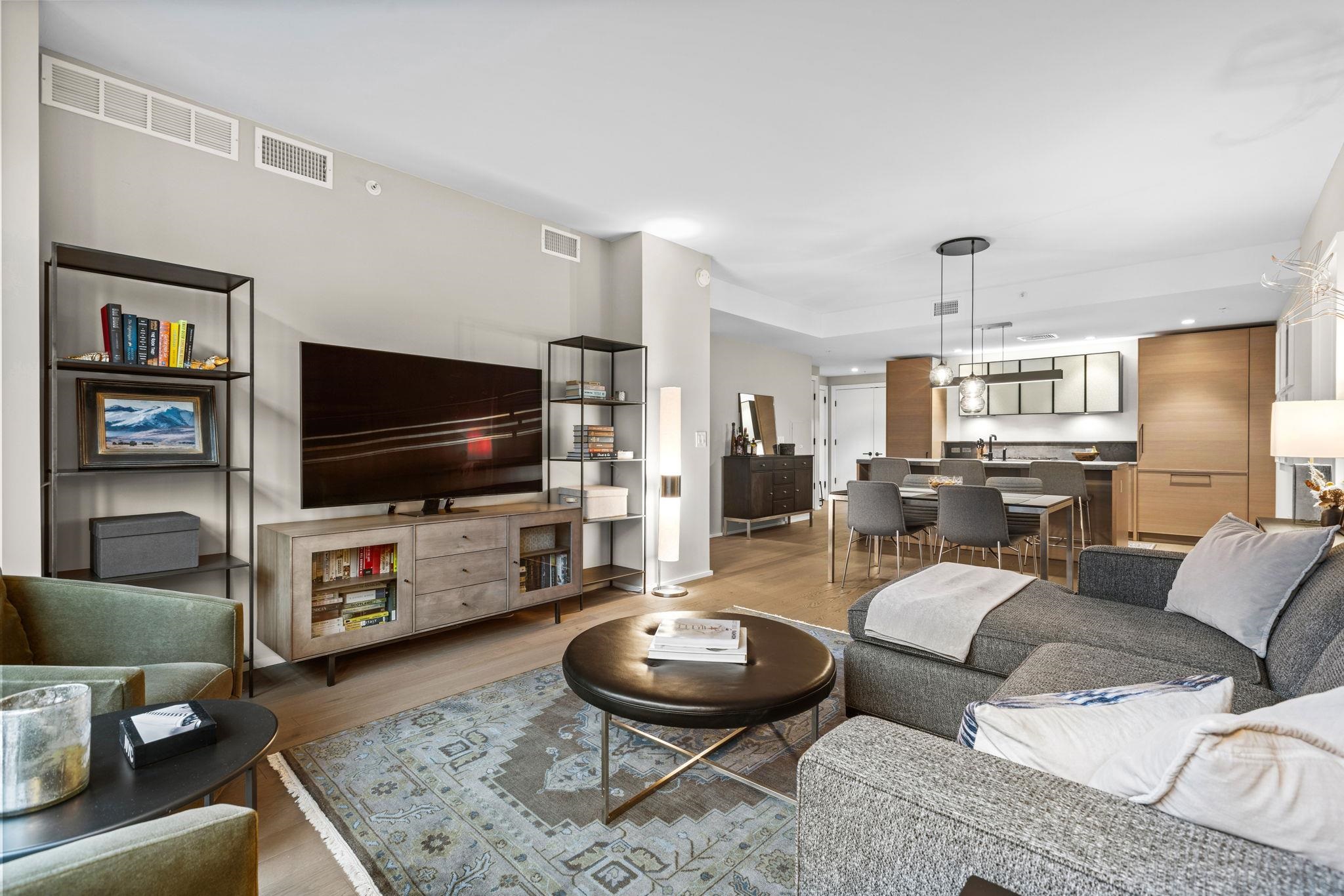 1425 HUDSON ST Unit: 6B