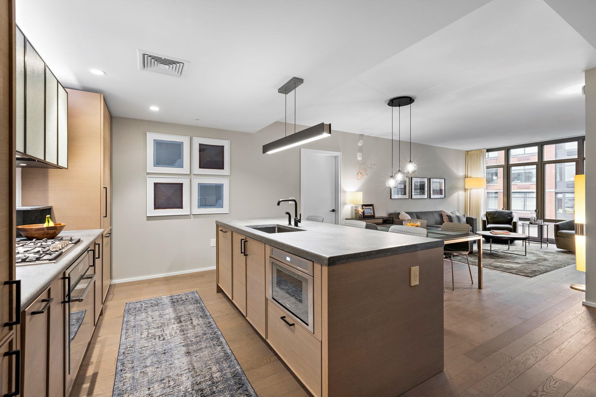1425 HUDSON ST Unit: 6B