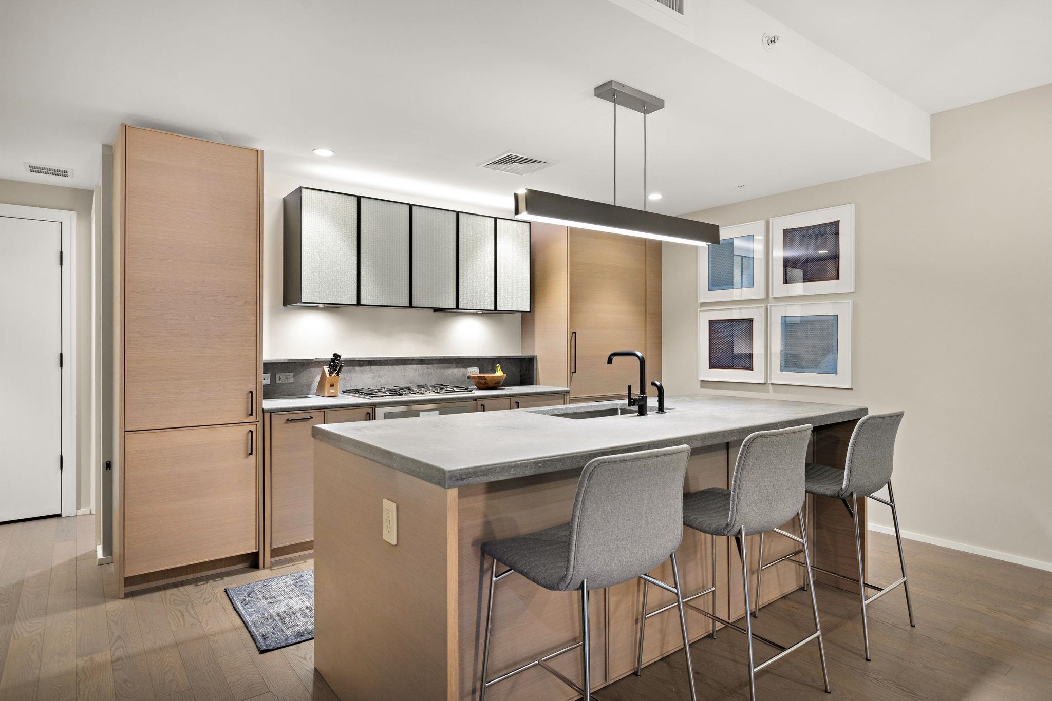 1425 HUDSON ST Unit: 6B