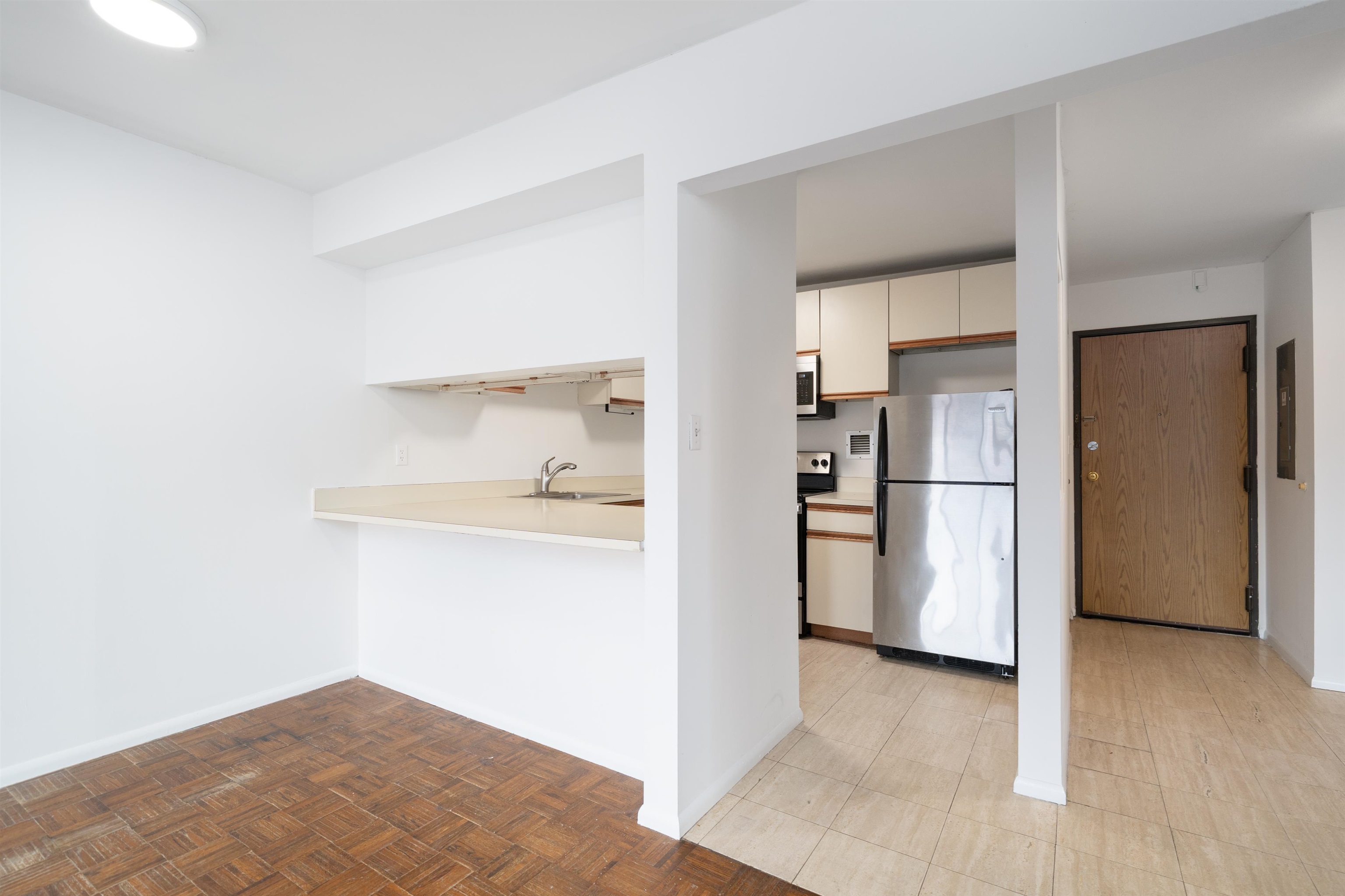 300 NEWARK ST Unit: 7L