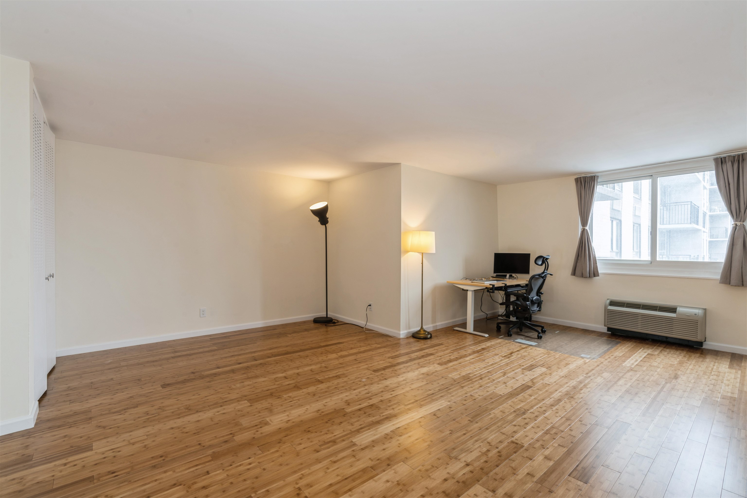 100 MANHATTAN AVE Unit: 1912