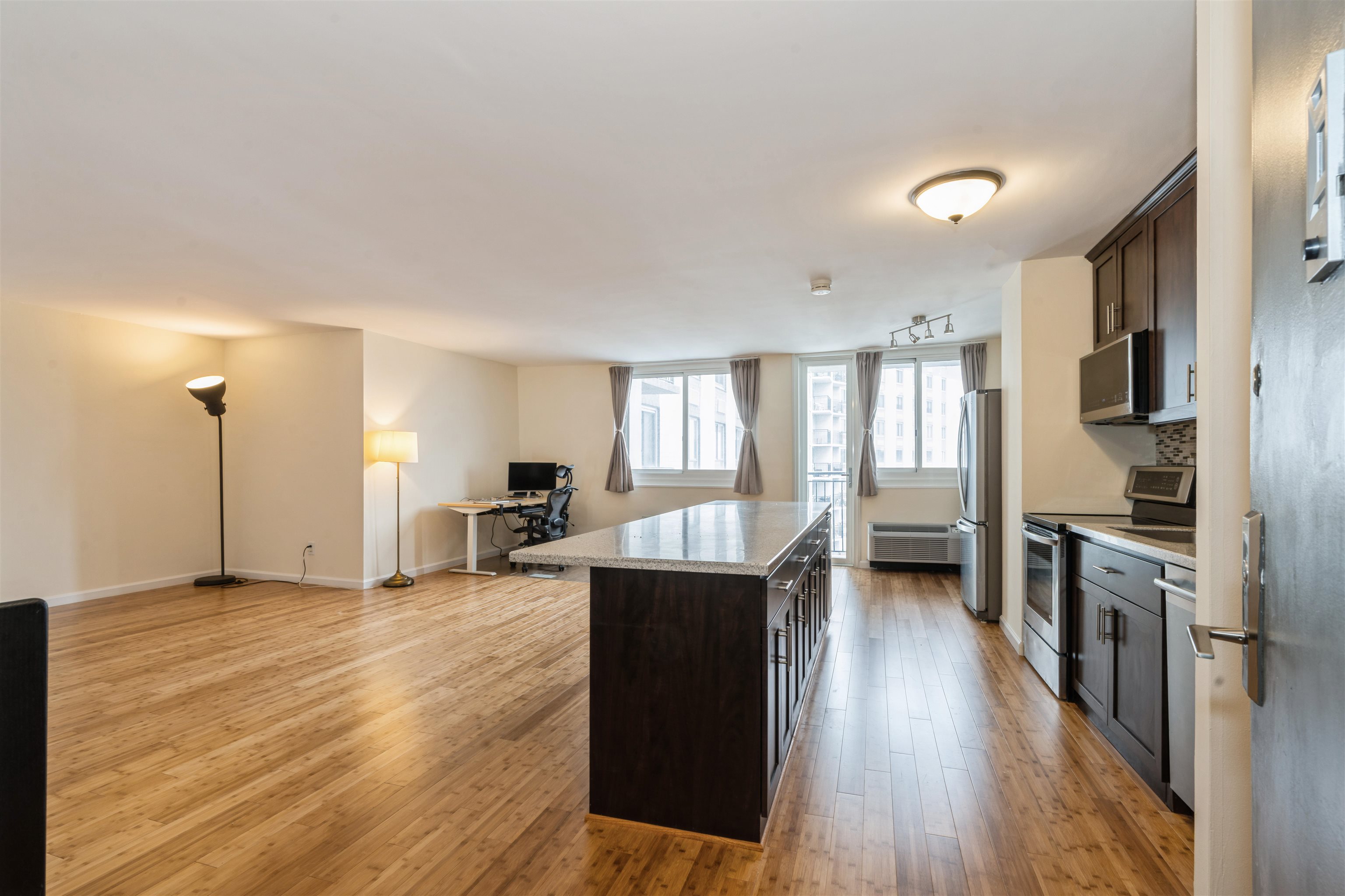 100 MANHATTAN AVE Unit: 1912