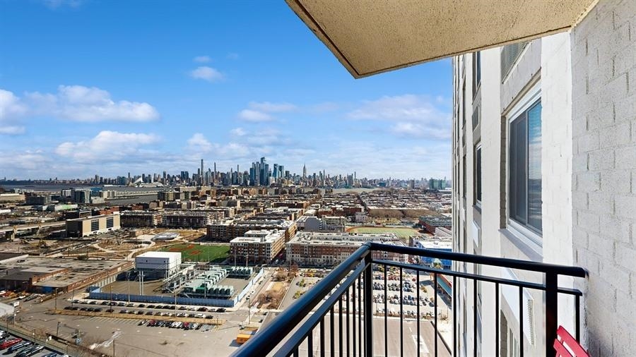 100 MANHATTAN AVE Unit: 1912