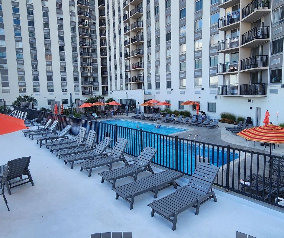 100 MANHATTAN AVE Unit: 1912