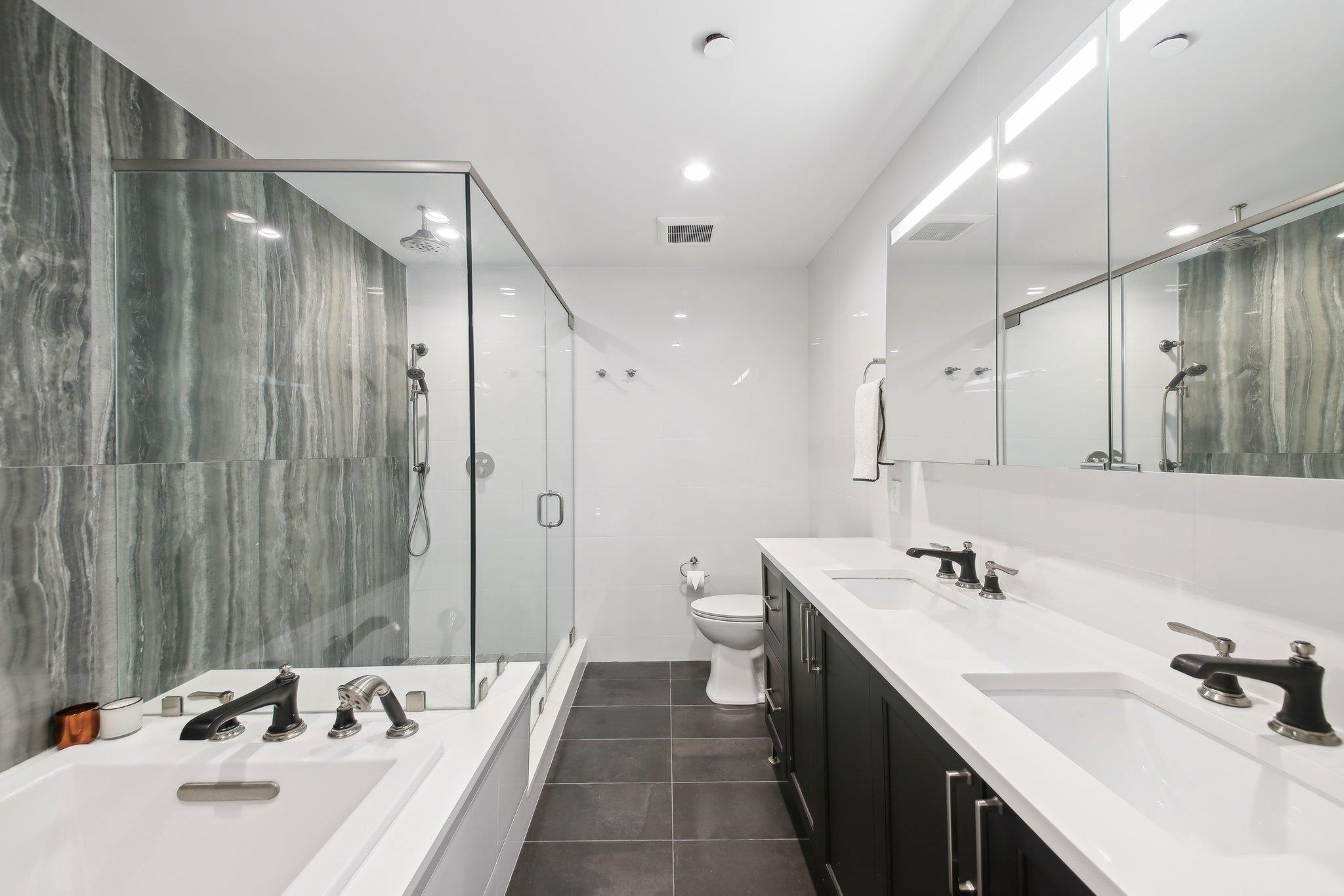 702 HUDSON ST Unit: 1