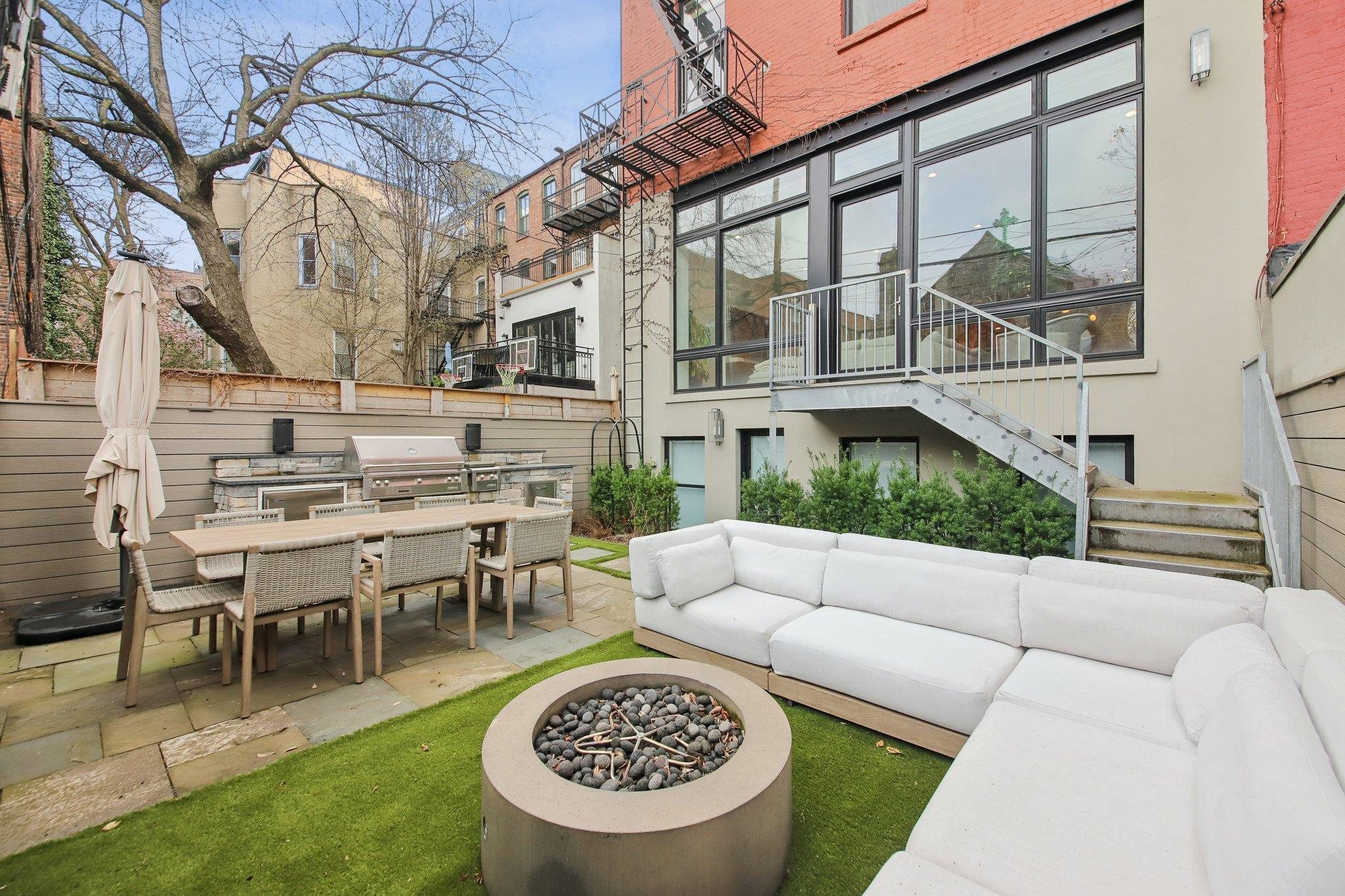 702 HUDSON ST Unit: 1
