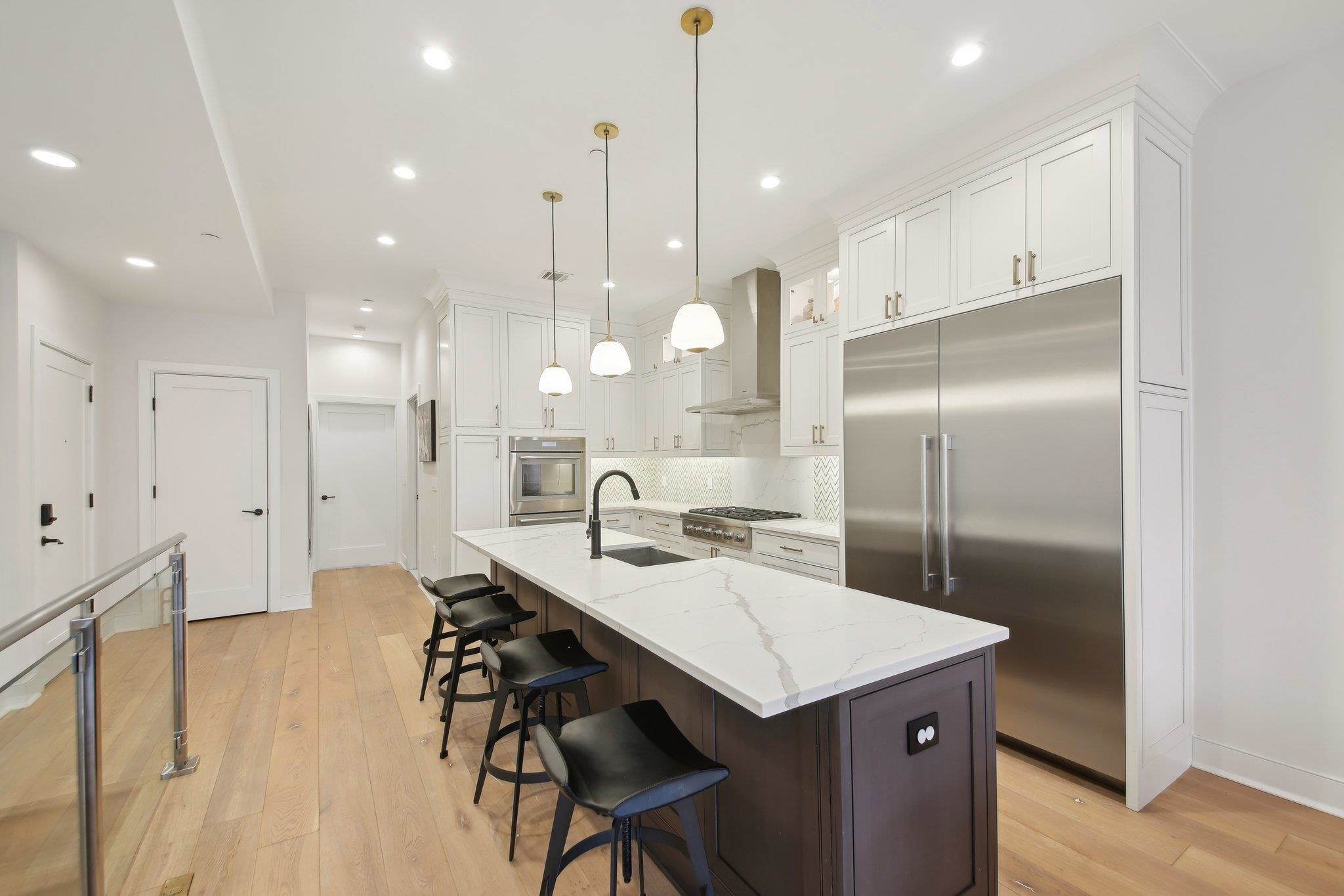702 HUDSON ST Unit: 1