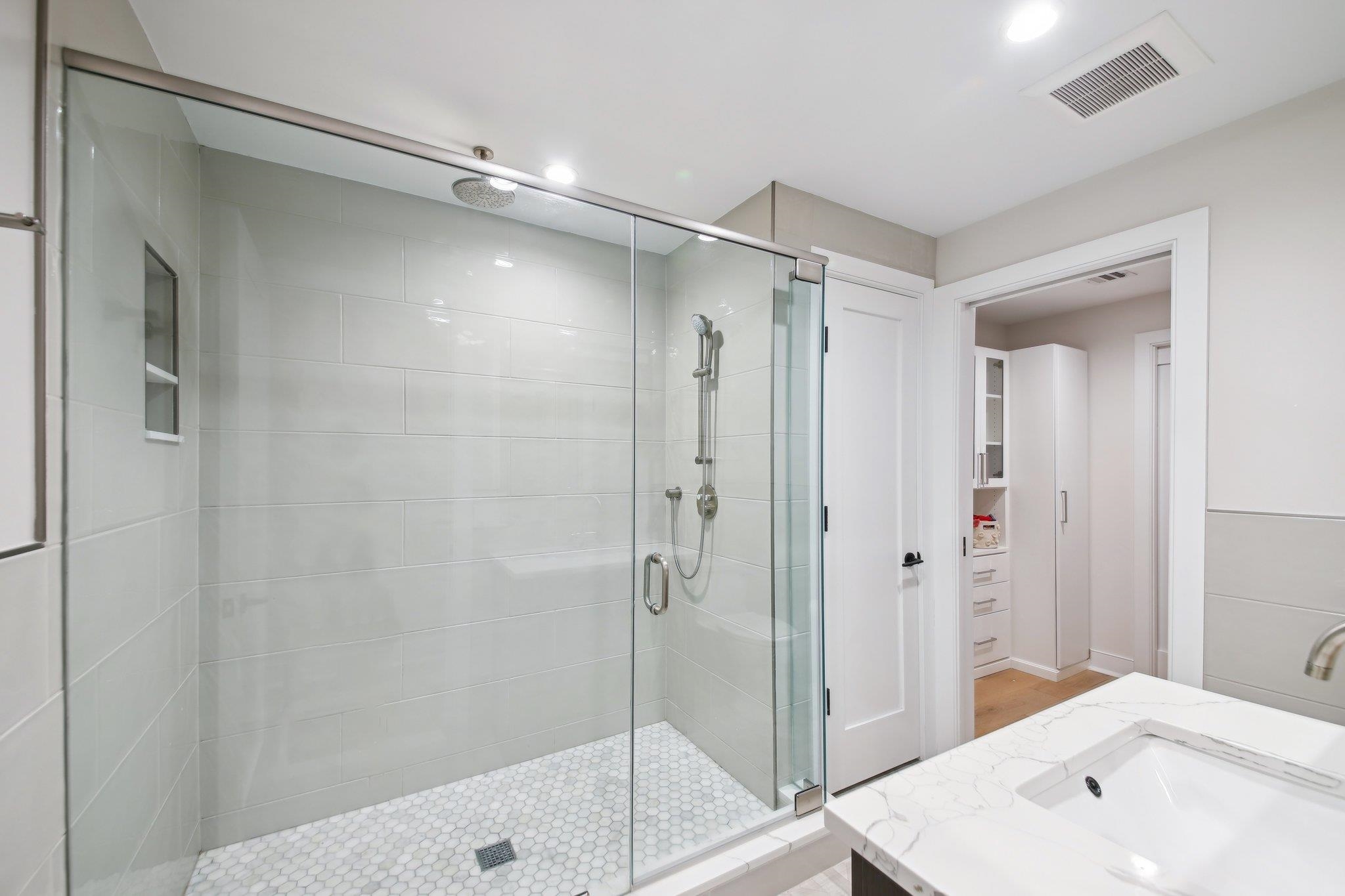 702 HUDSON ST Unit: 1