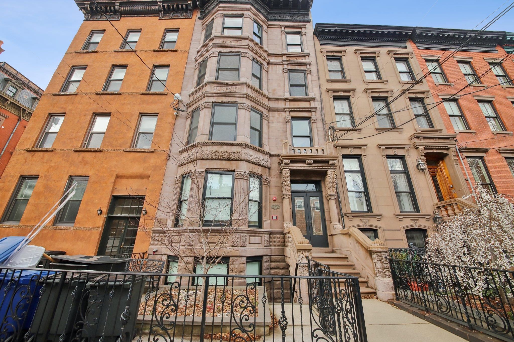 702 HUDSON ST Unit: 1
