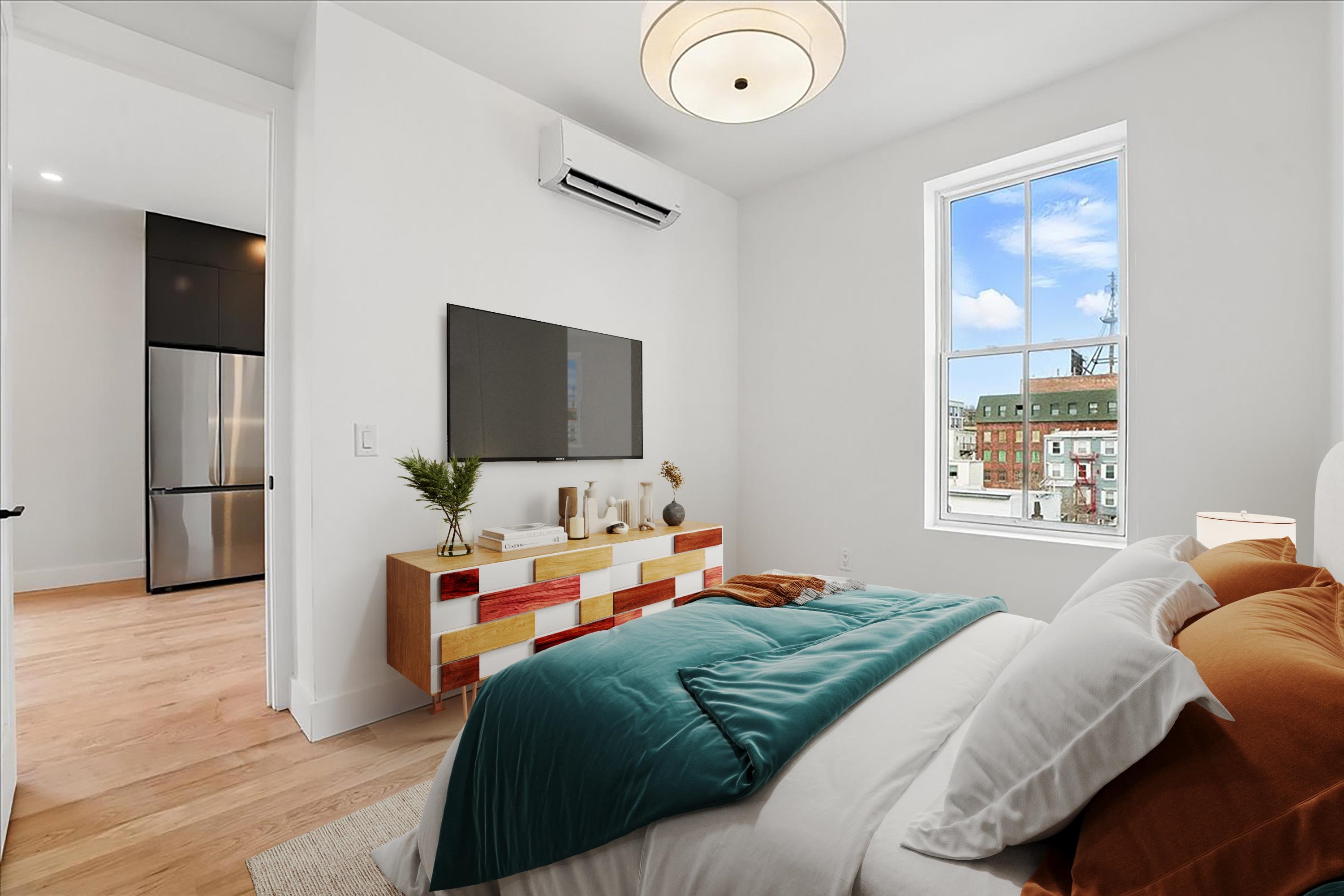 347 PAVONIA AVE Unit: 4