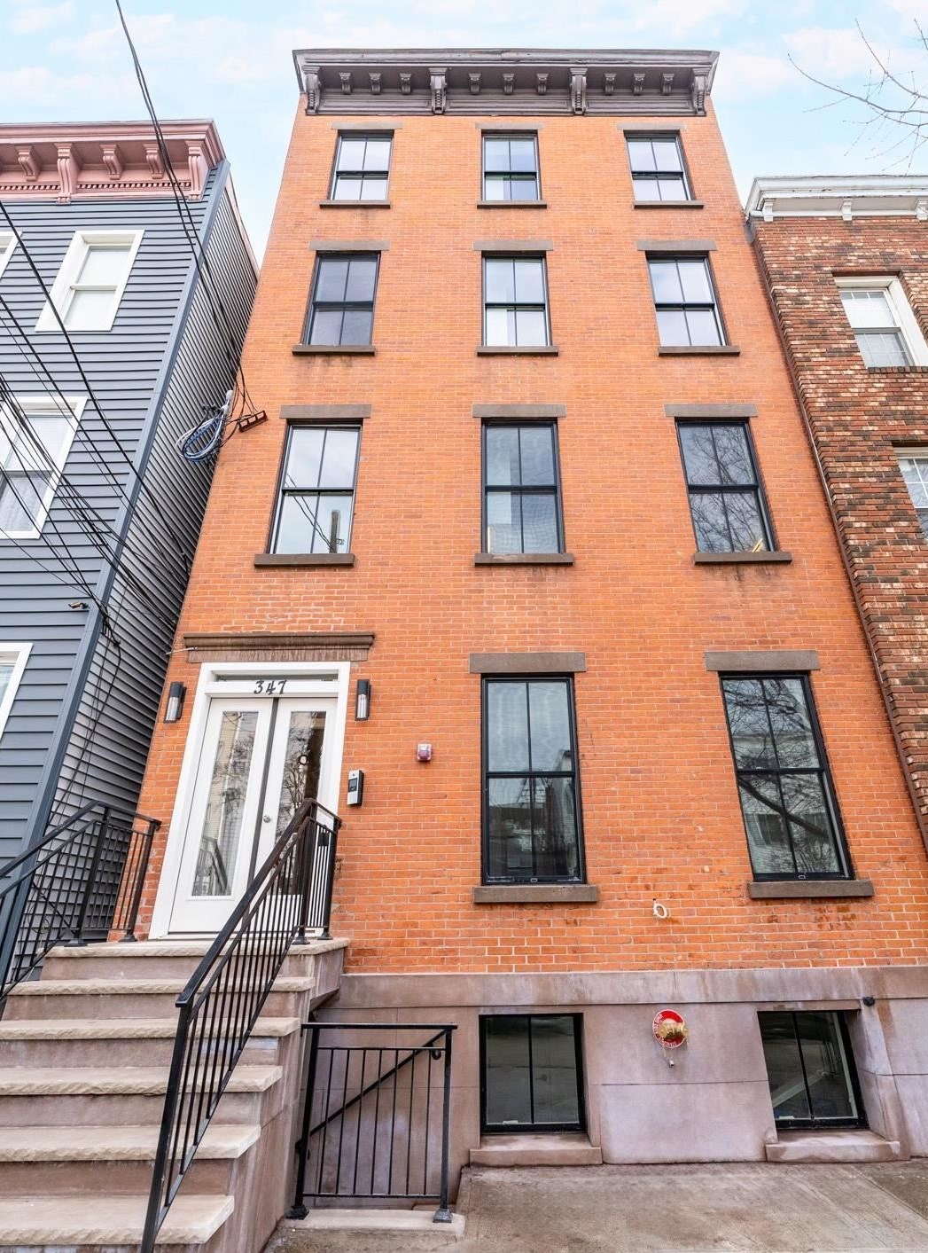 347 PAVONIA AVE Unit: 4