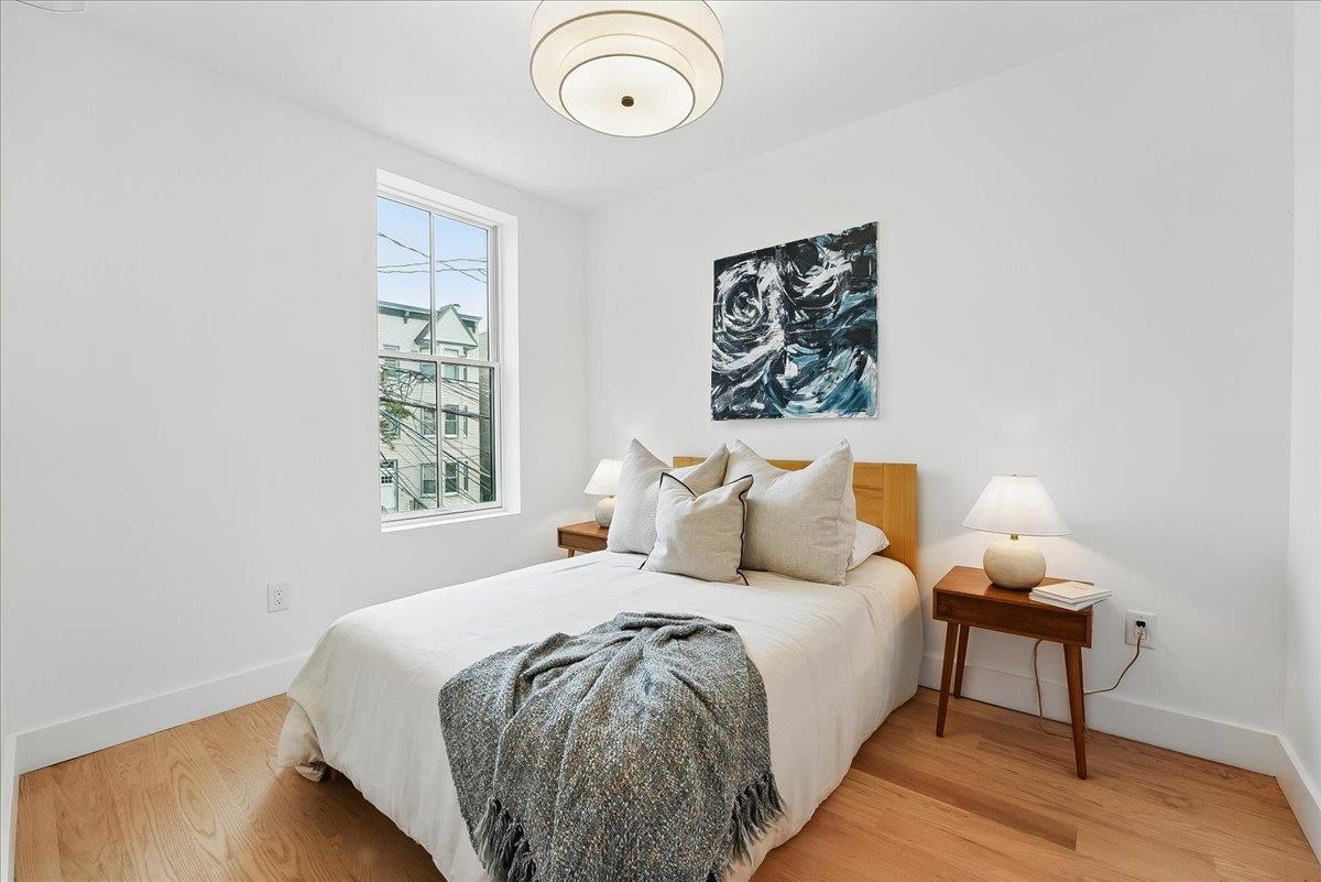 347 PAVONIA AVE Unit: 3