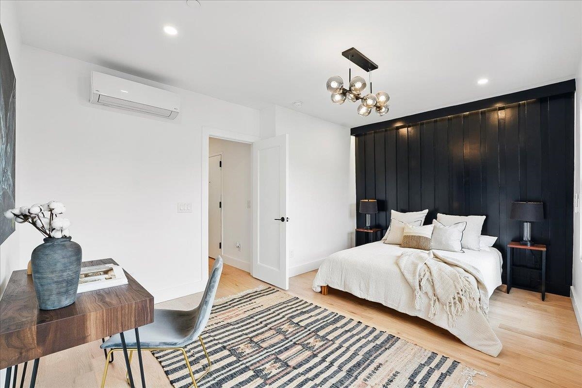 347 PAVONIA AVE Unit: 2