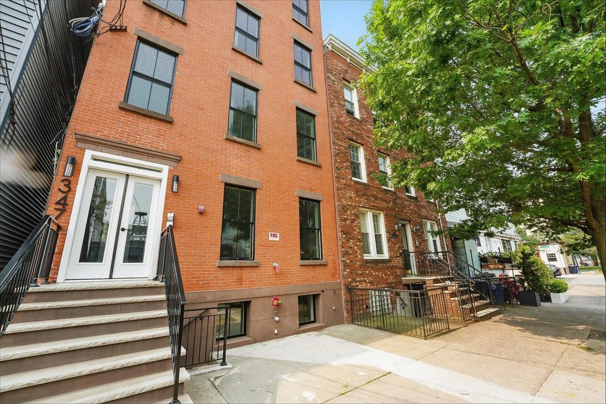 347 PAVONIA AVE Unit: 2