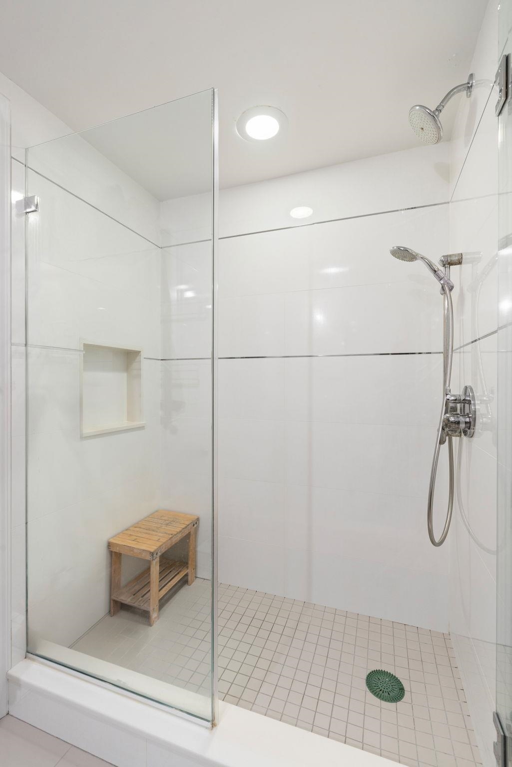 150 14TH ST Unit: 201