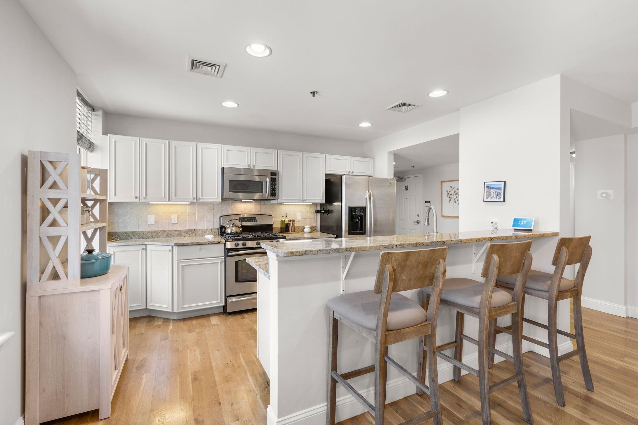 150 14TH ST Unit: 201