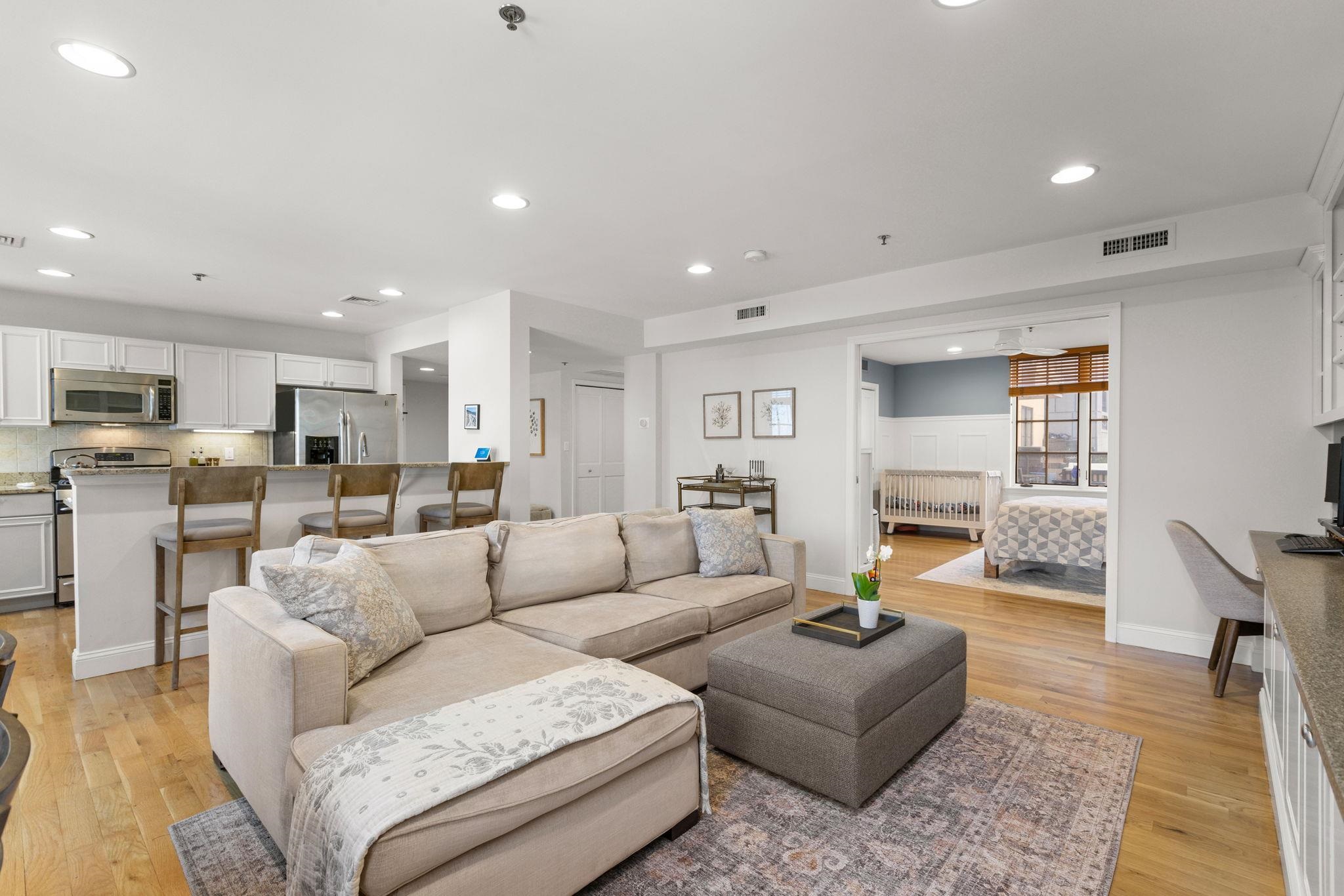 150 14TH ST Unit: 201