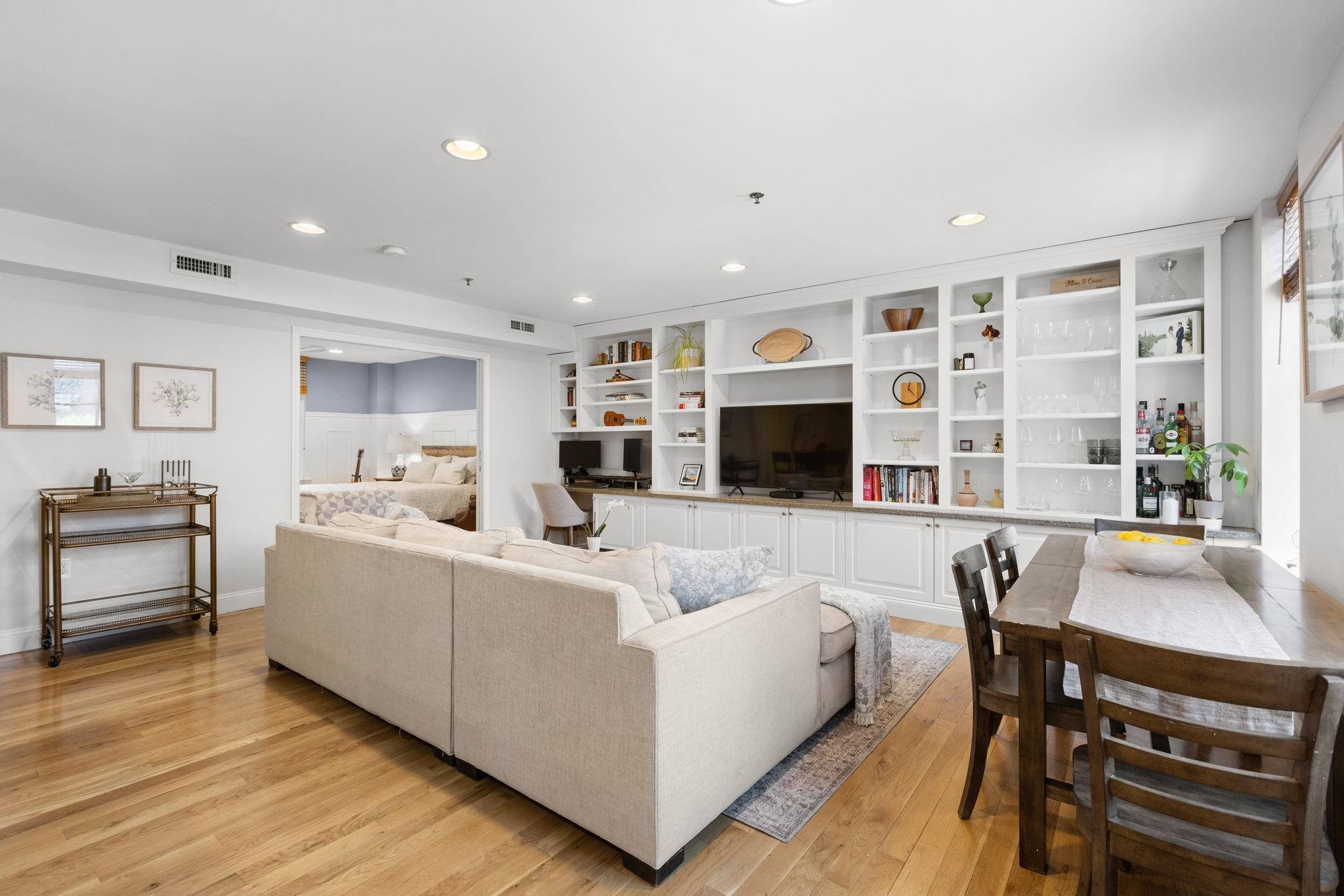 150 14TH ST Unit: 201