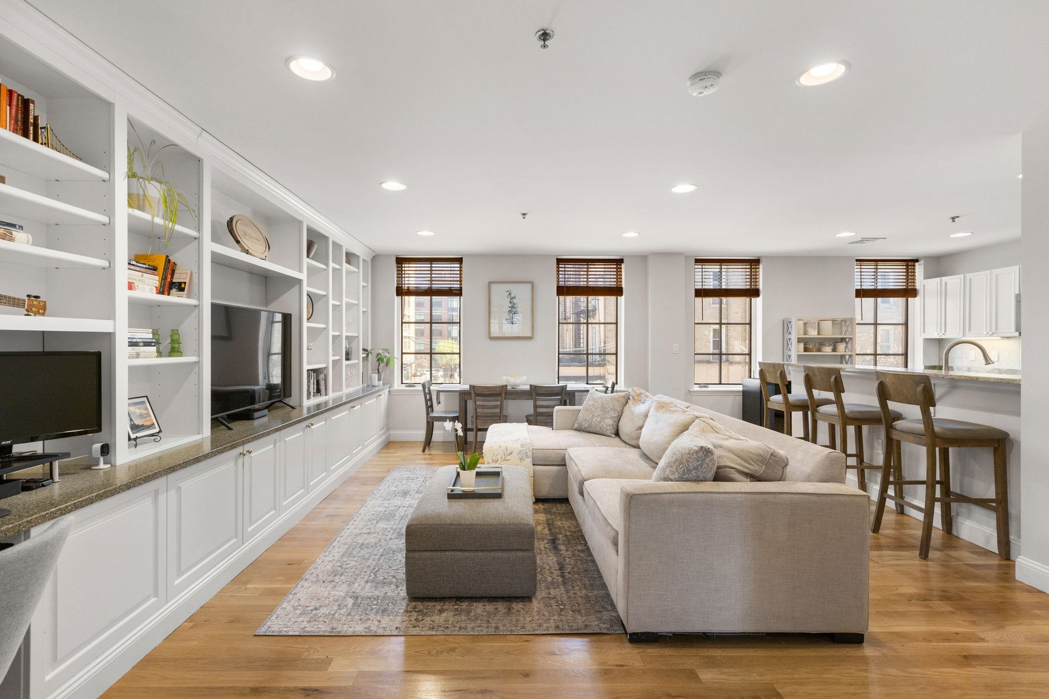 150 14TH ST Unit: 201