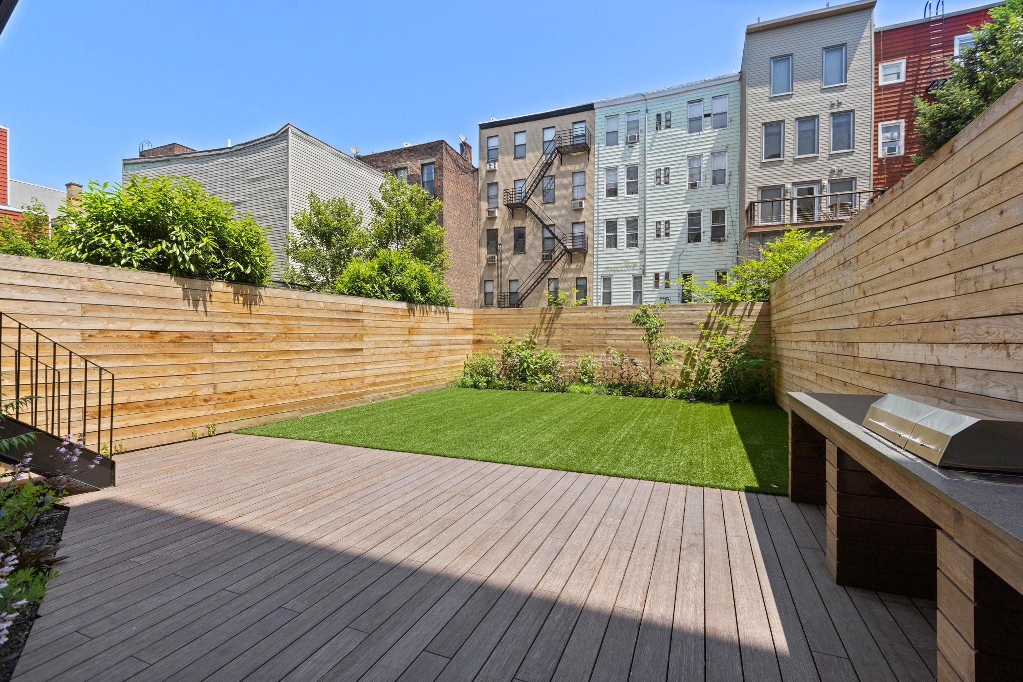 413 MONROE ST Unit: 200