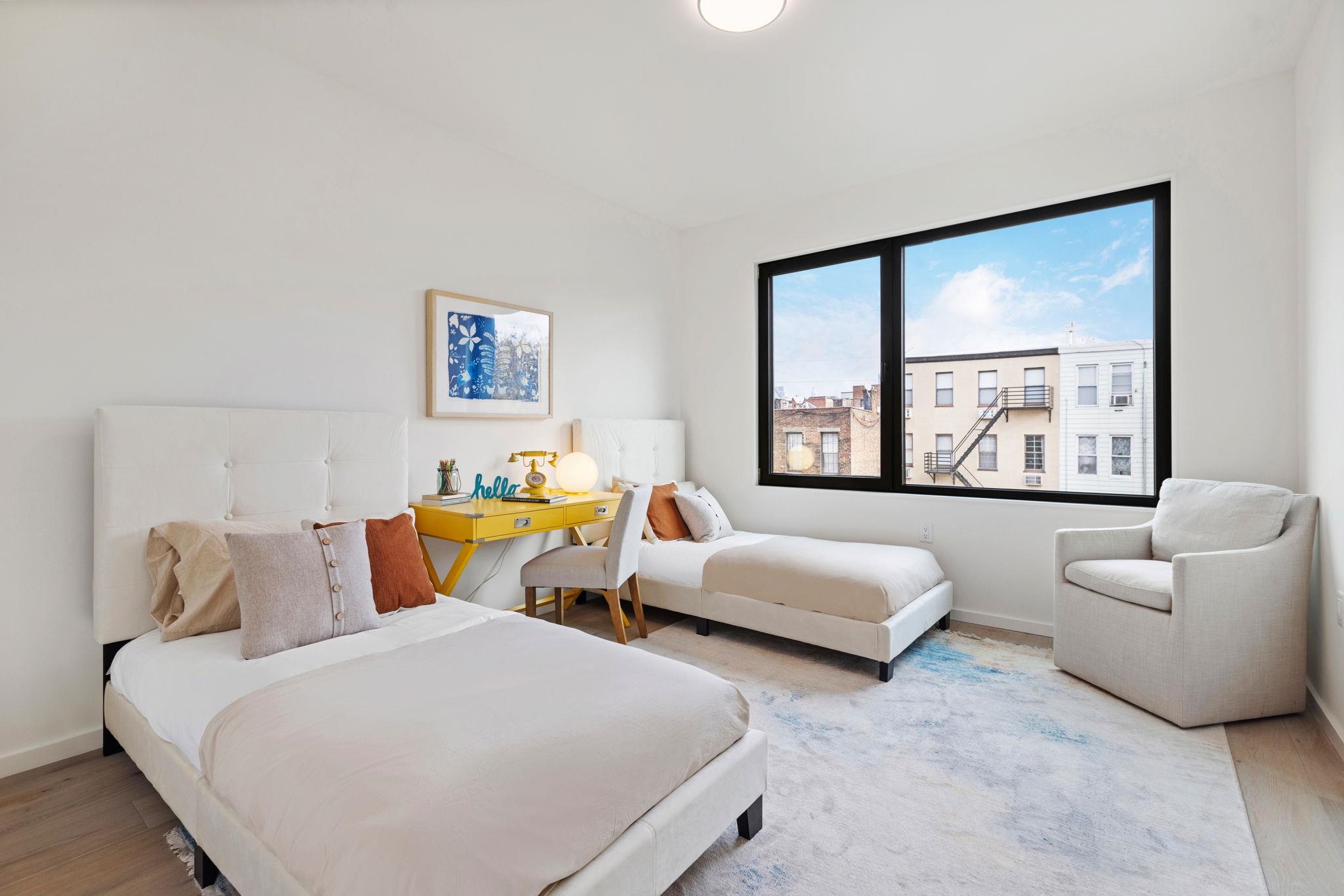 413 MONROE ST Unit: 200