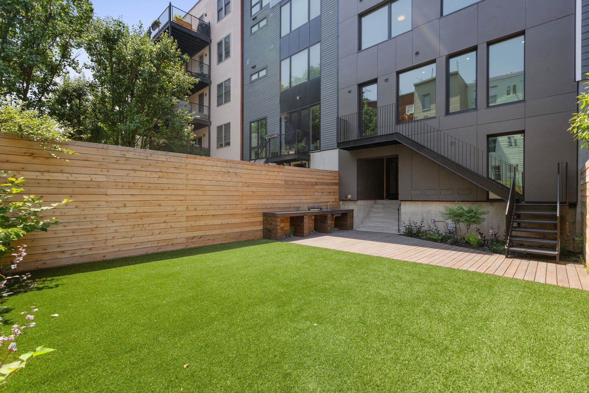 413 MONROE ST Unit: 200