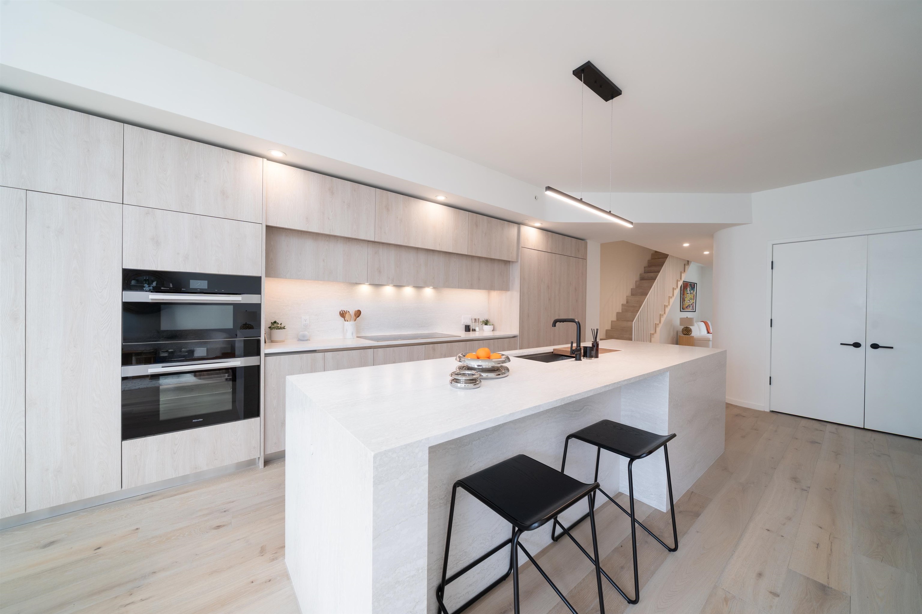 413 MONROE ST Unit: 200