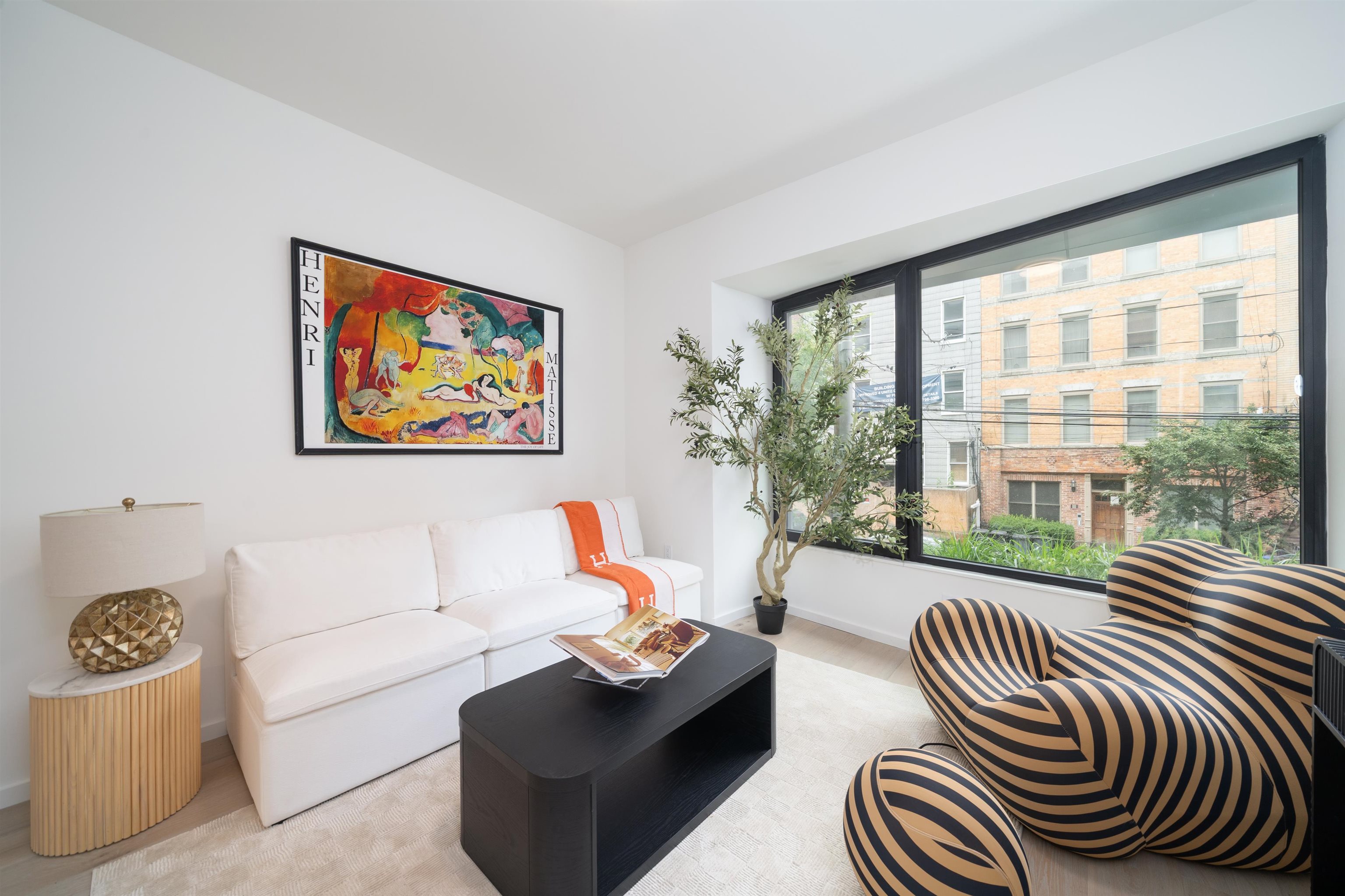 413 MONROE ST Unit: 200