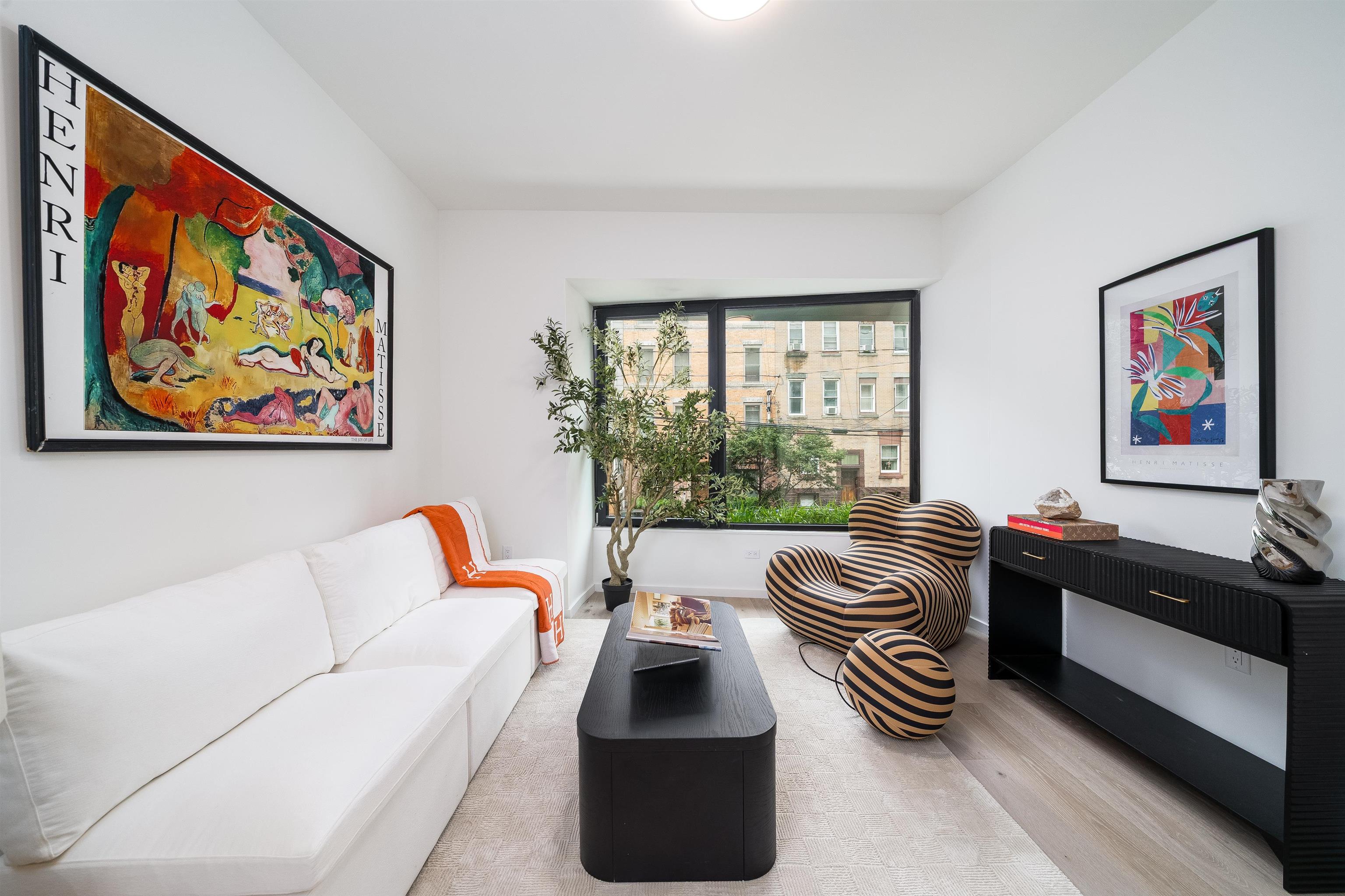 413 MONROE ST Unit: 200