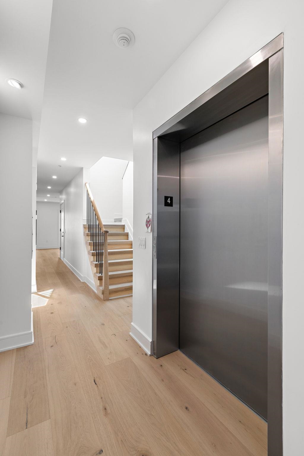 906 PARK AVE Unit: 3