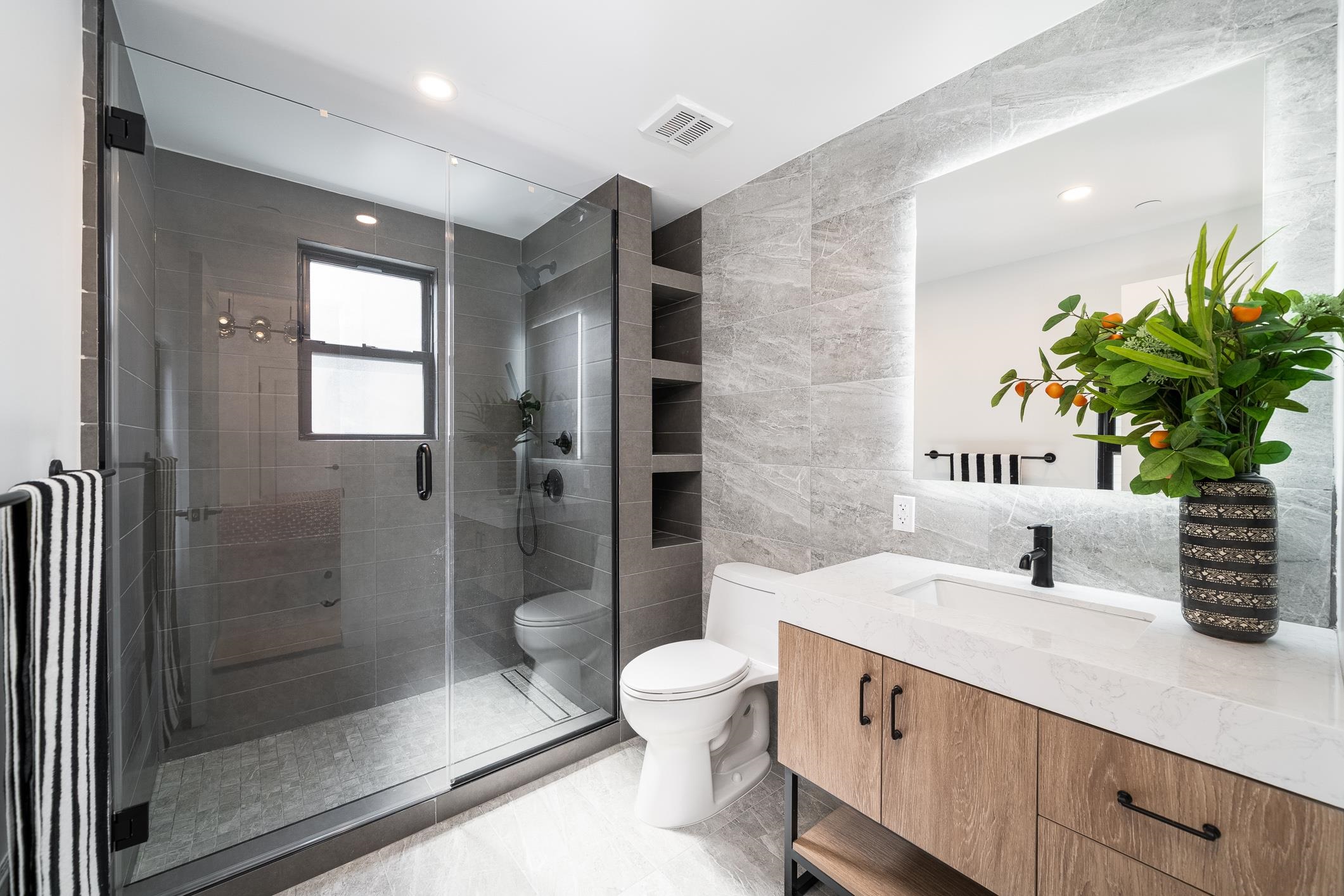 347 PAVONIA AVE Unit: 1