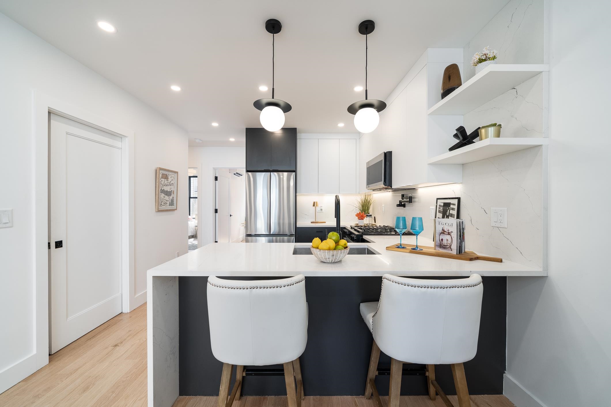 347 PAVONIA AVE Unit: 1