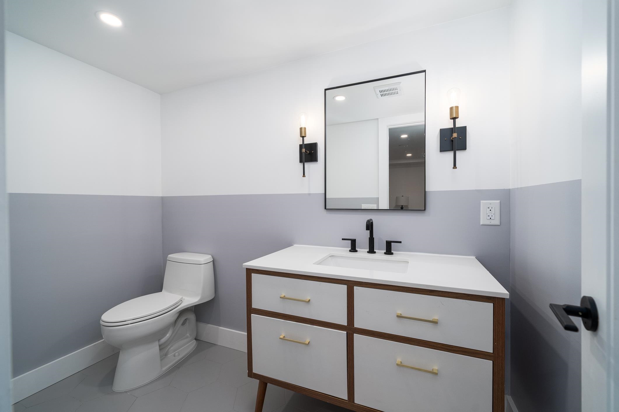 347 PAVONIA AVE Unit: 1