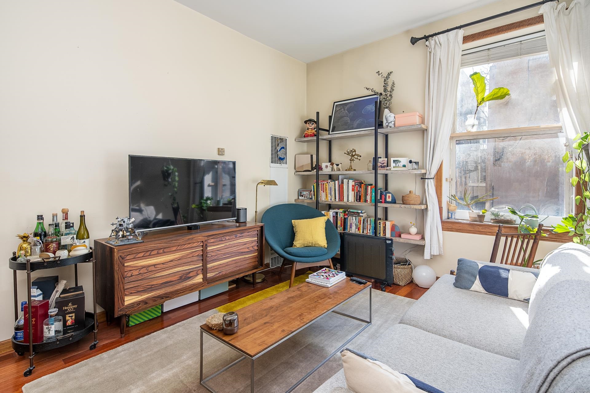 264 9TH ST Unit: 1c