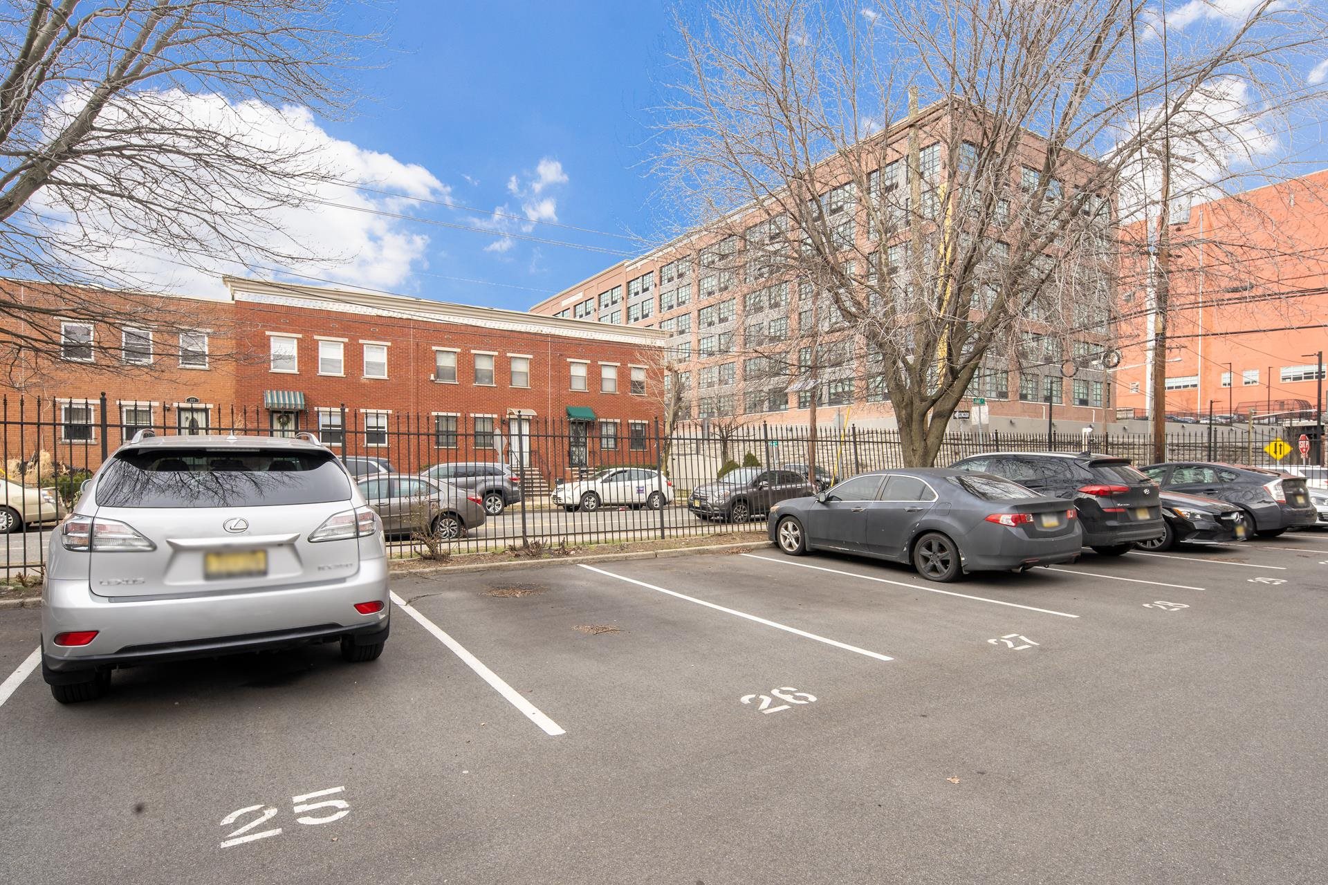264 9TH ST Unit: 1c