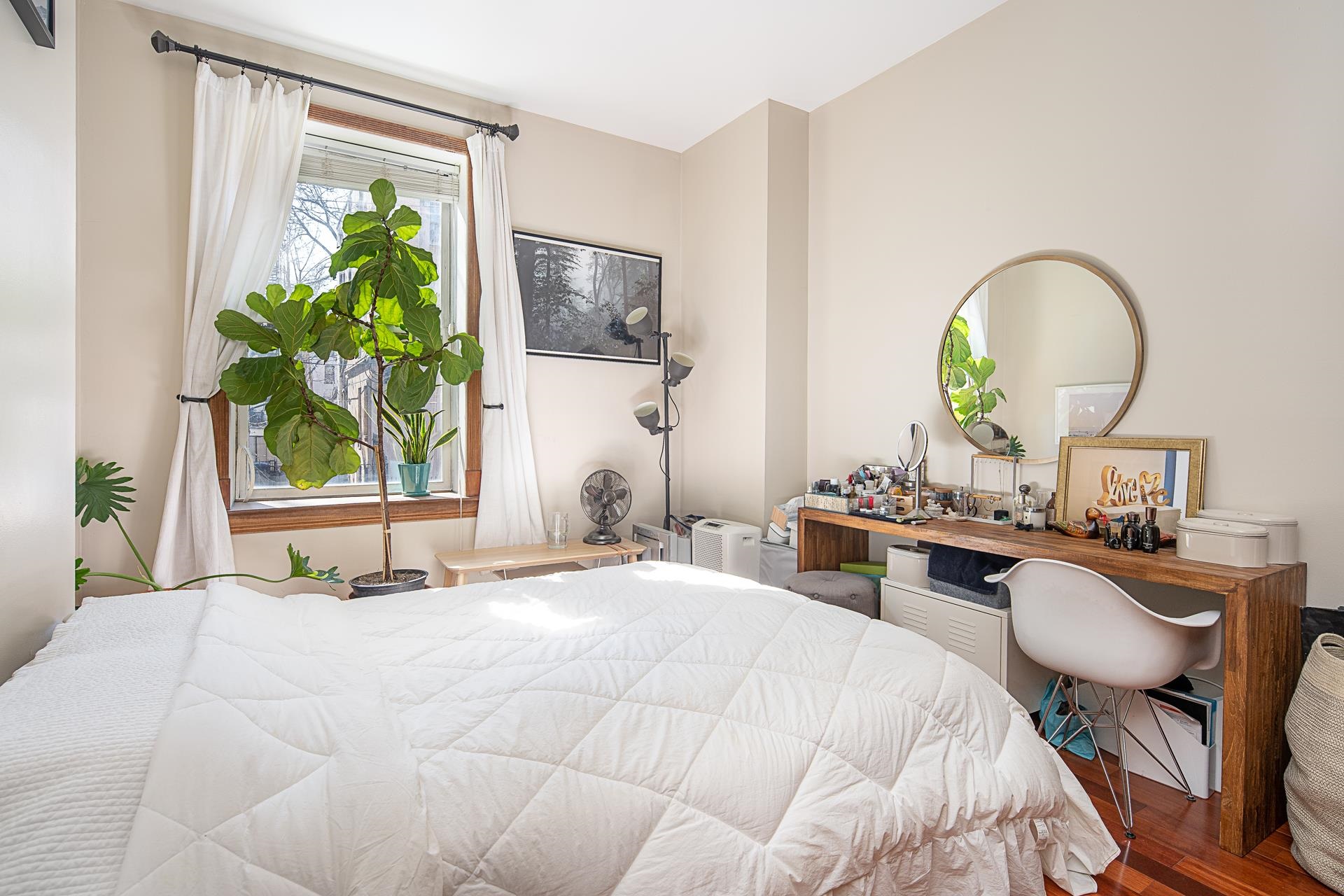 264 9TH ST Unit: 1c