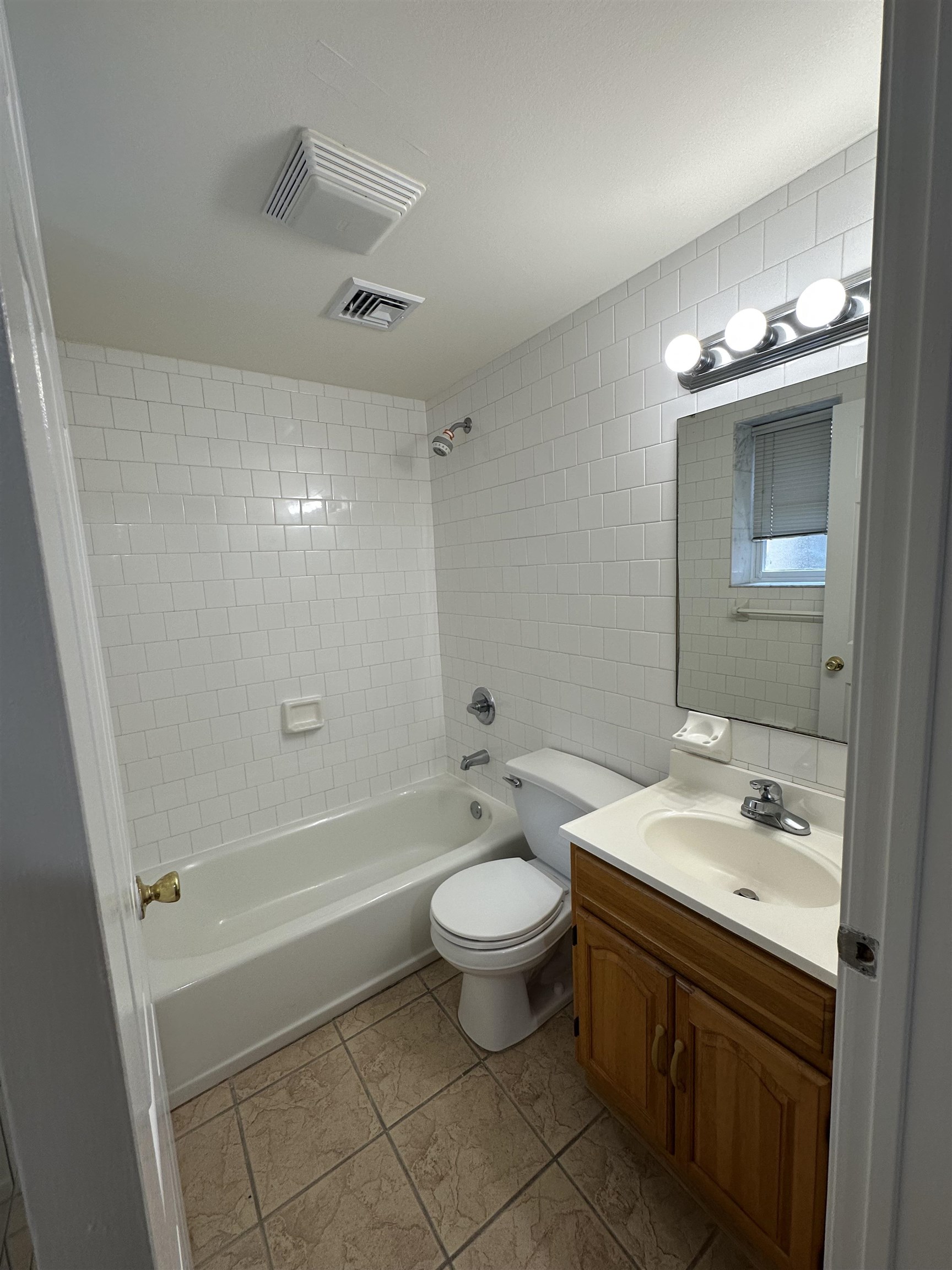 1031 CLINTON ST Unit: 4B