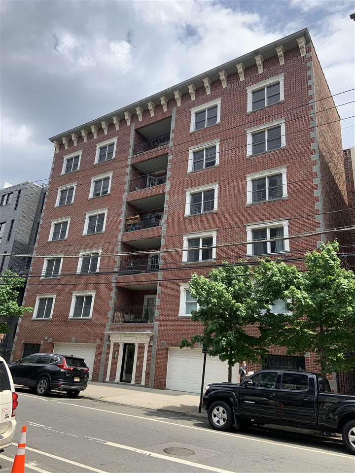 1031 CLINTON ST Unit: 4B