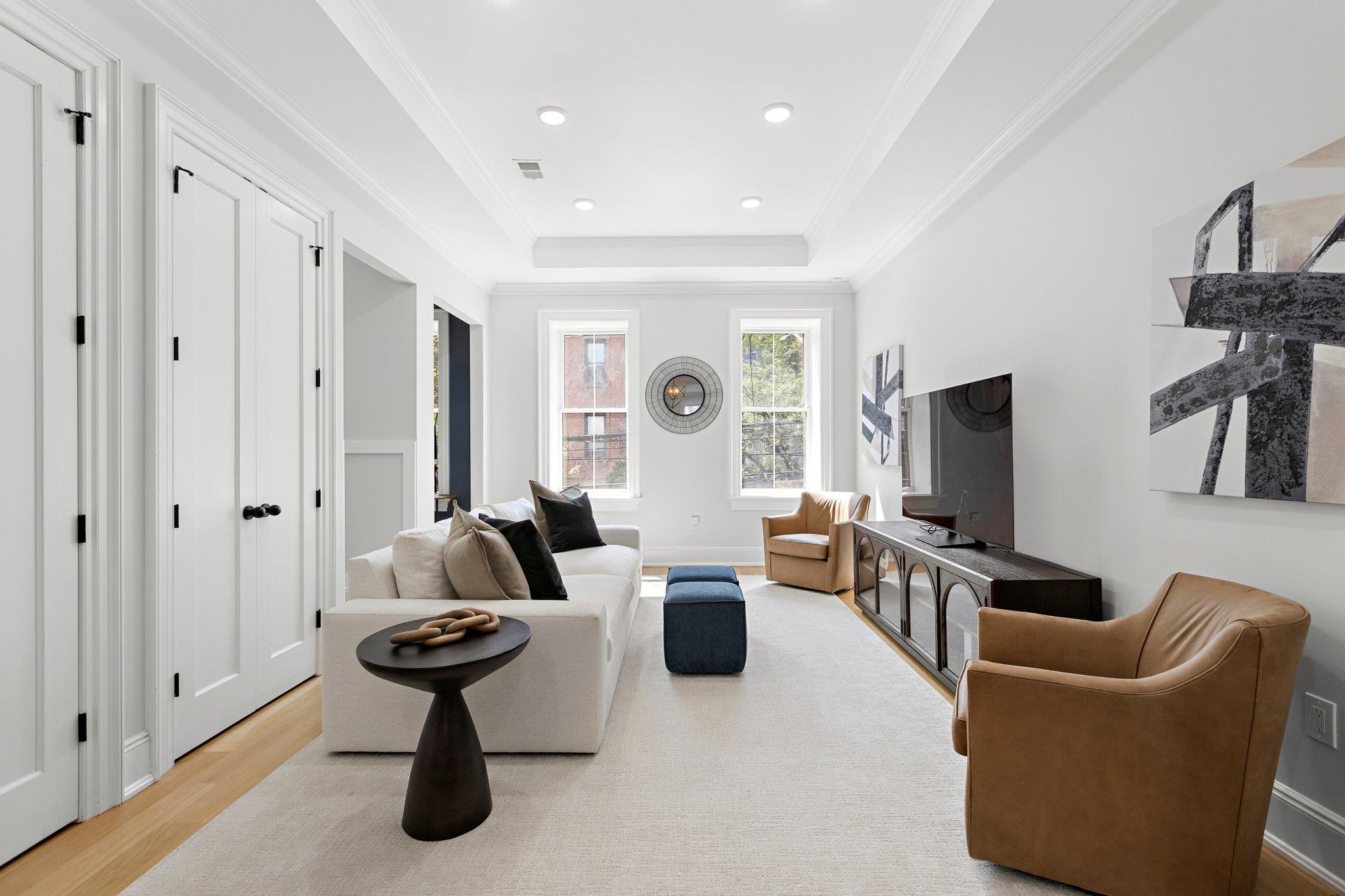 1023 WILLOW AVE Unit: A