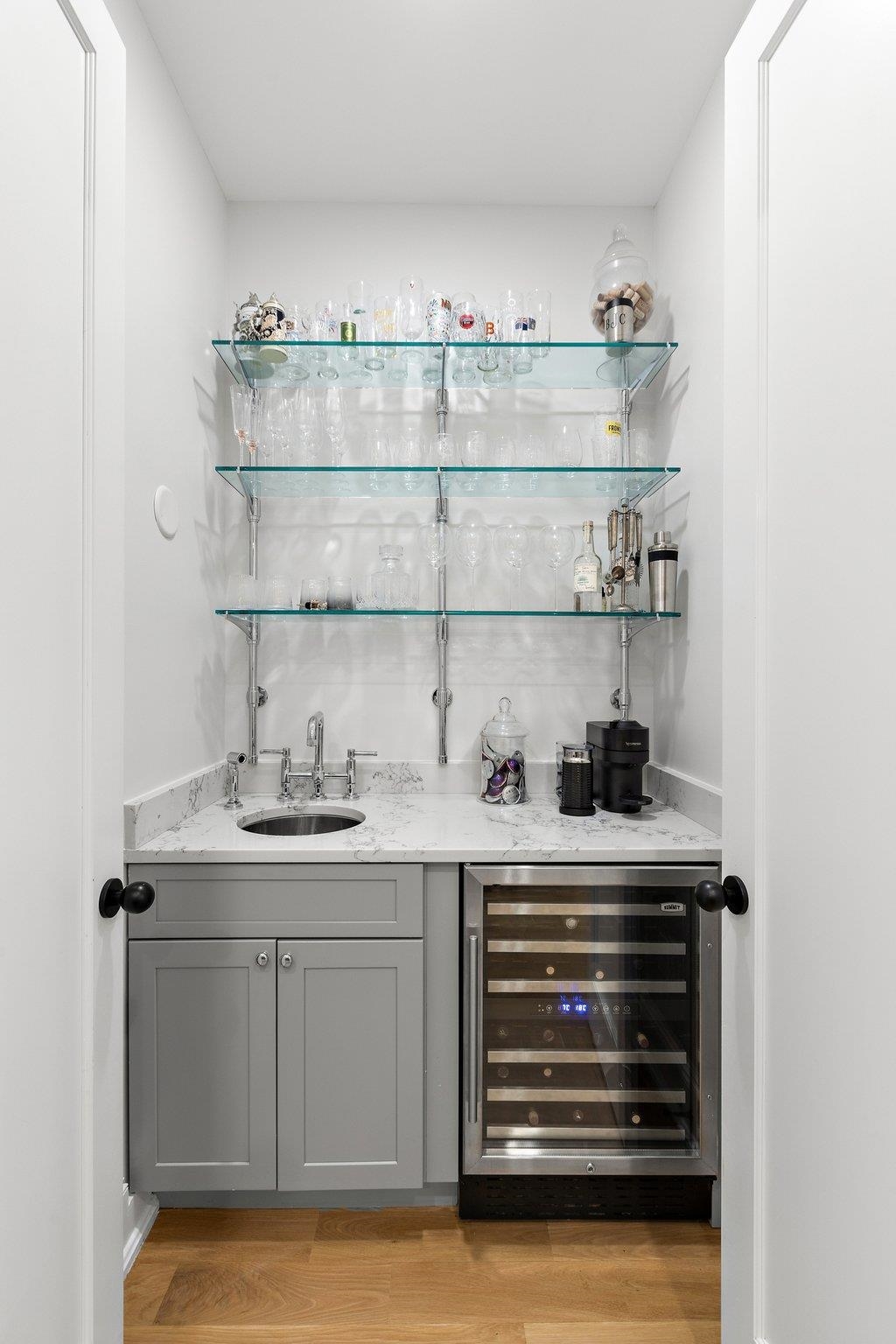 1023 WILLOW AVE Unit: A