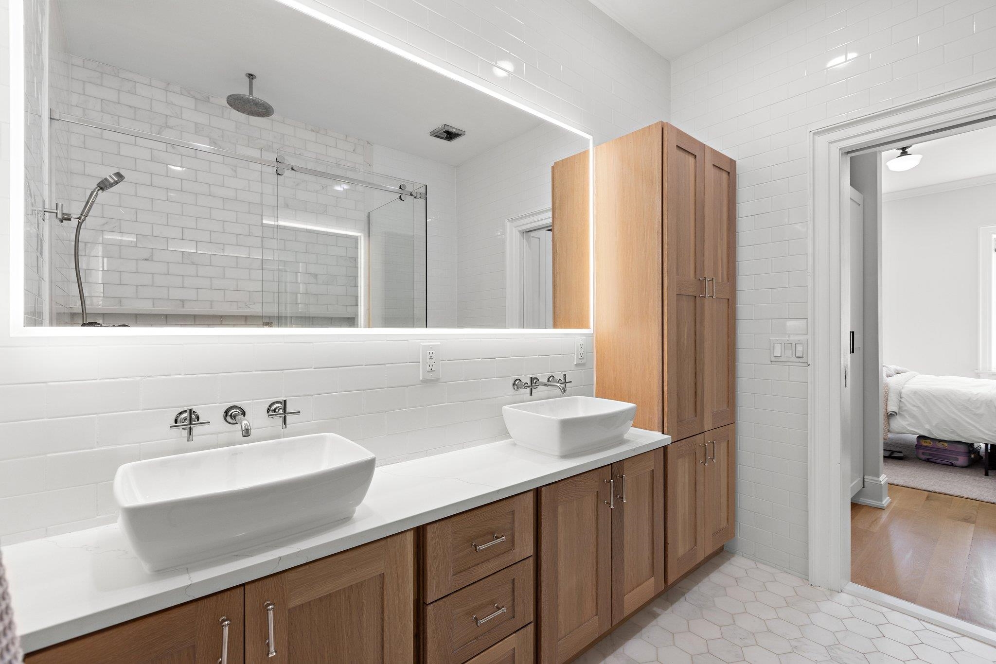 1023 WILLOW AVE Unit: A